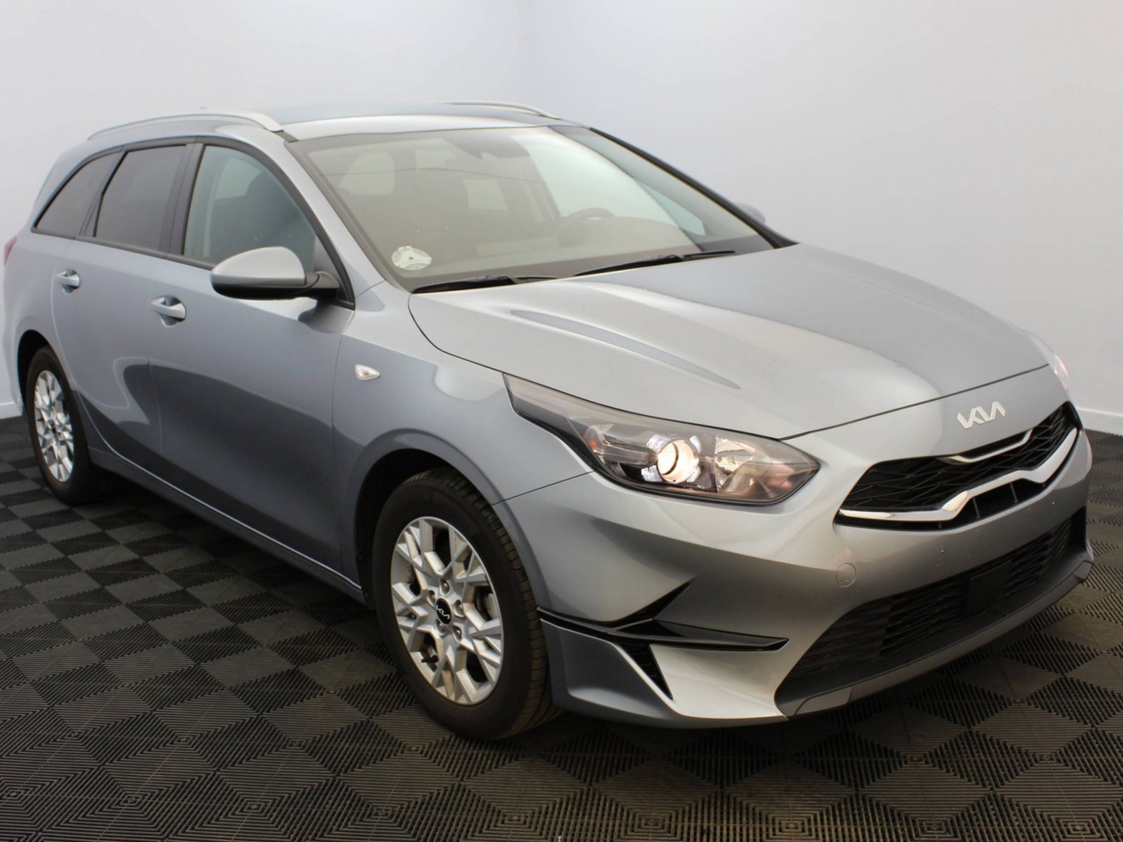 KIA - CEED SW - #181716 - 16