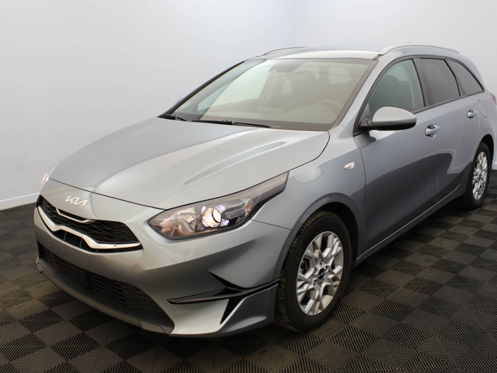 KIA - CEED SW - #181660 - 0
