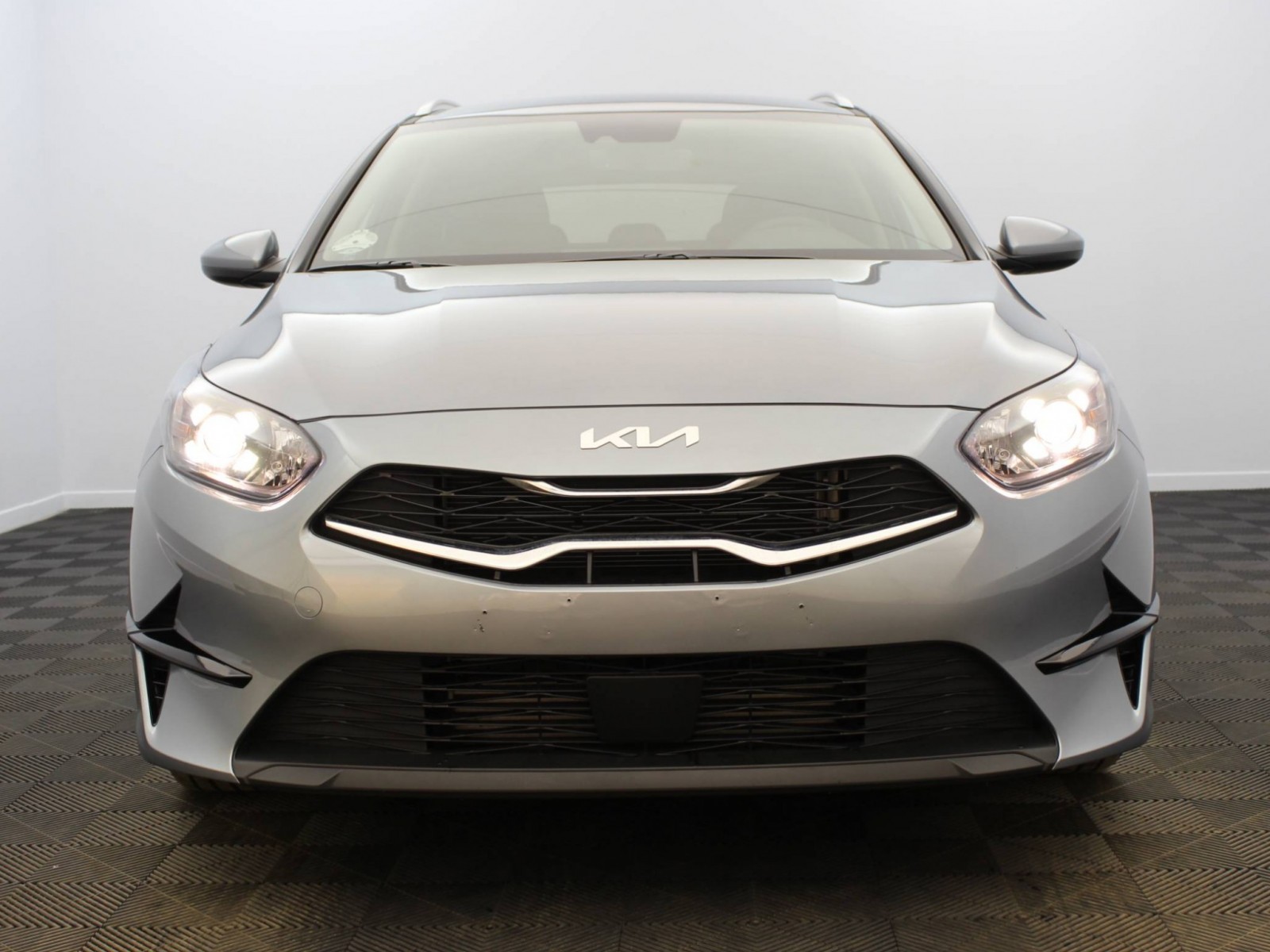 KIA - CEED SW - #181660 - 4
