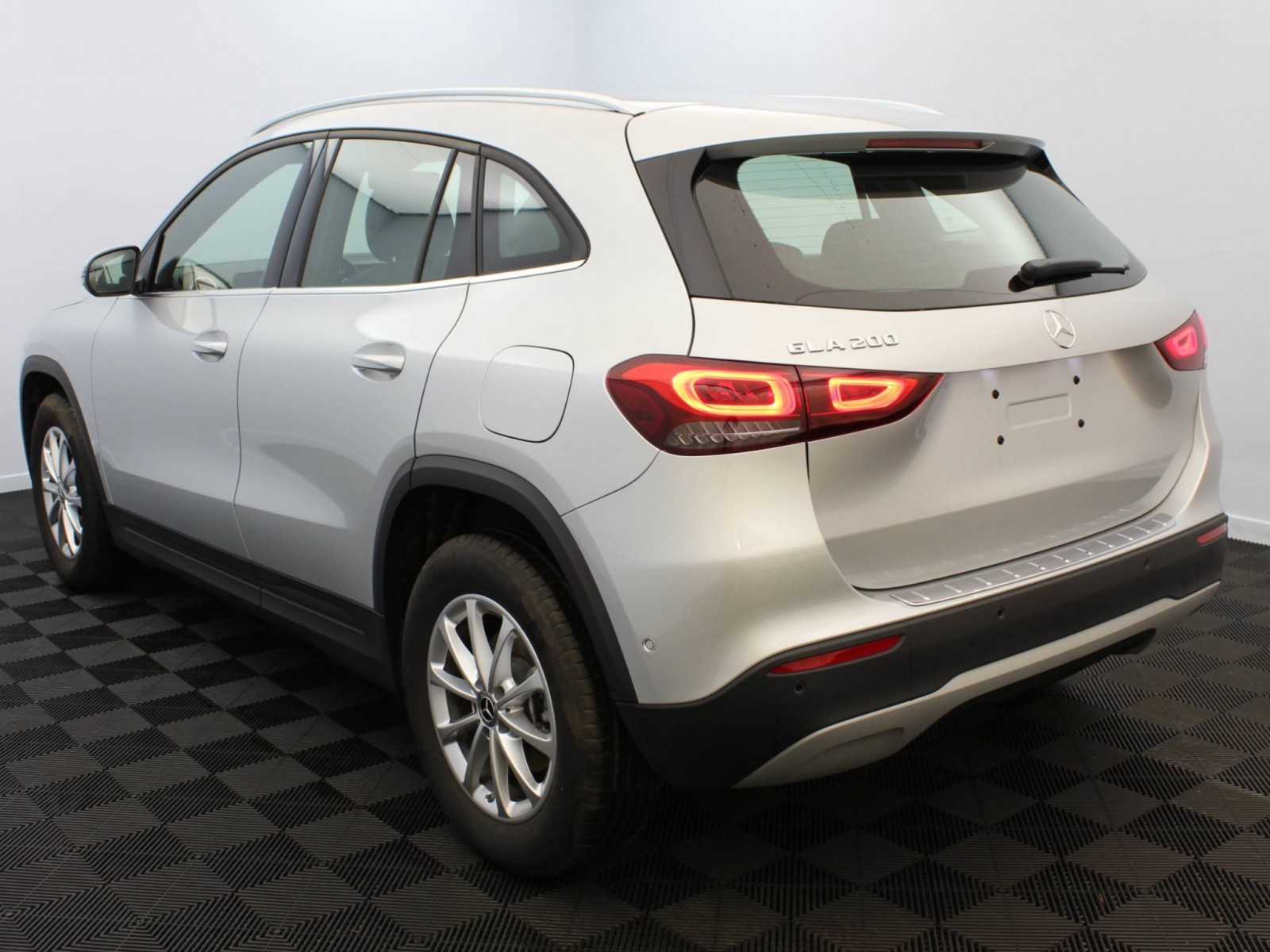 MERCEDES - GLA - #183031 - 2