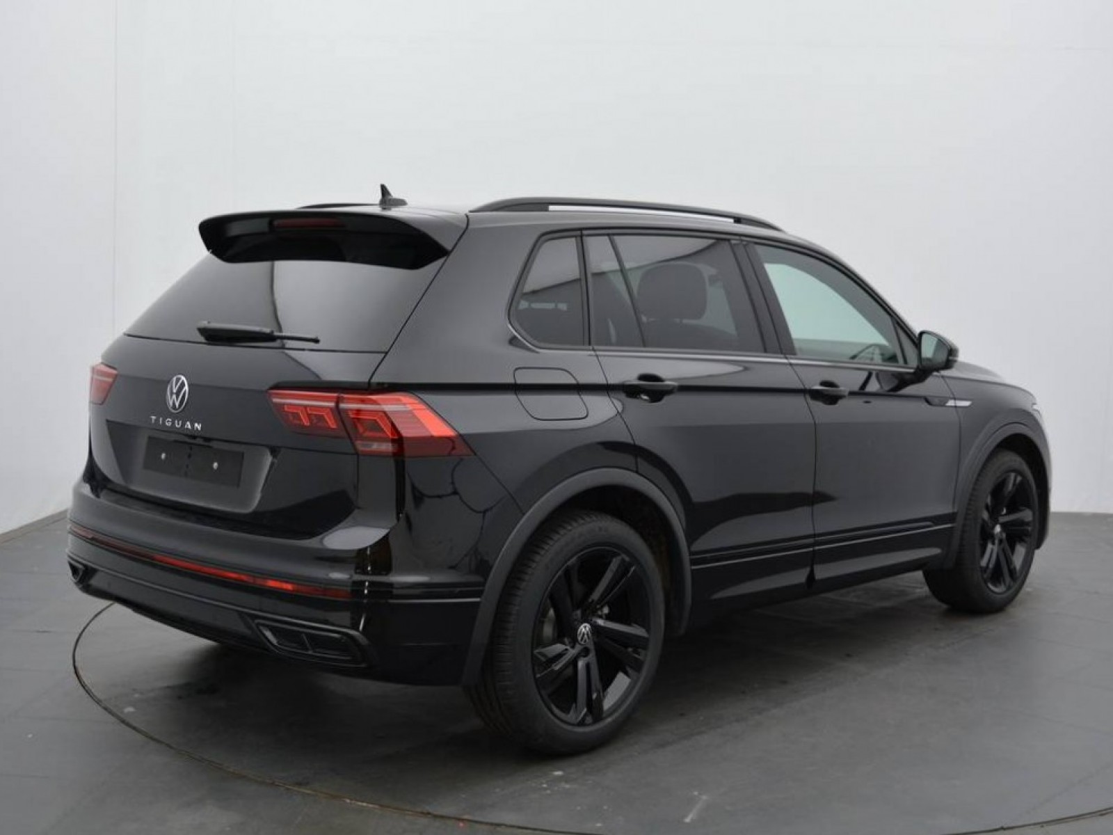 VOLKSWAGEN - TIGUAN - #183131 - 18