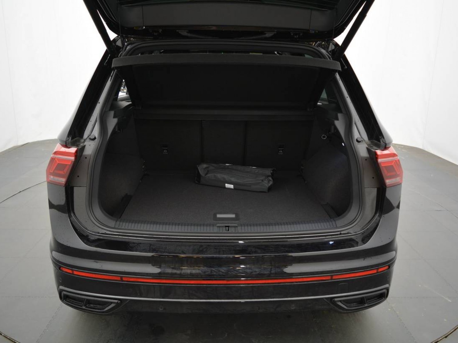VOLKSWAGEN - TIGUAN - #183131 - 13