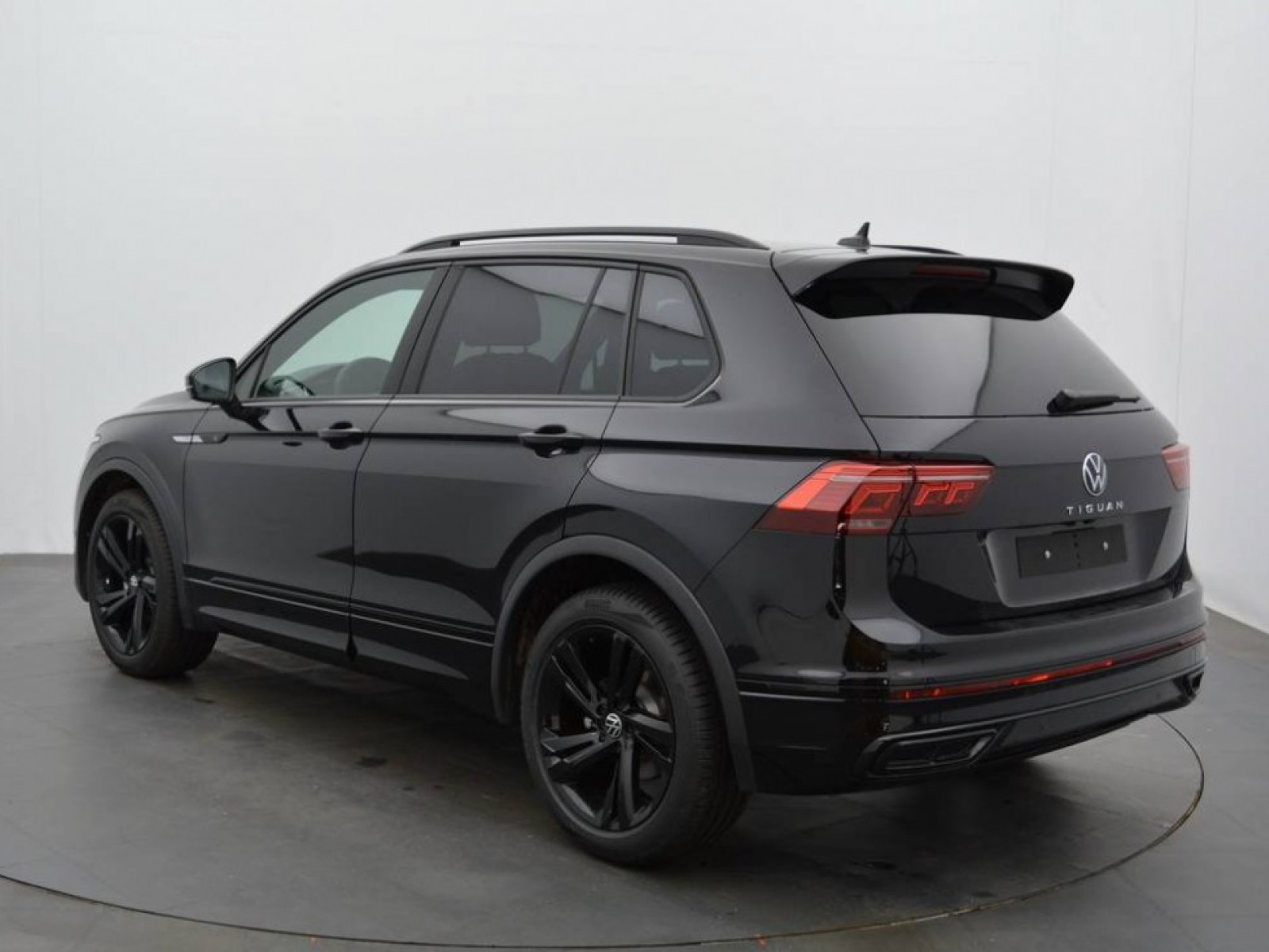 VOLKSWAGEN - TIGUAN - #183131 - 17