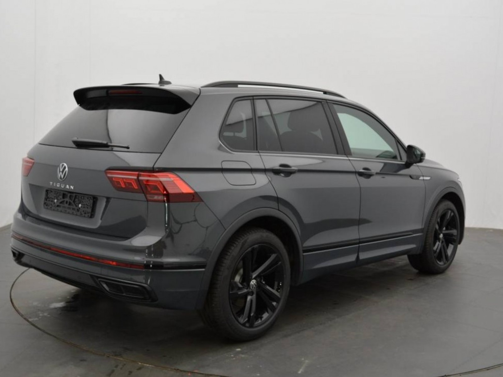 VOLKSWAGEN - TIGUAN - #183133 - 18