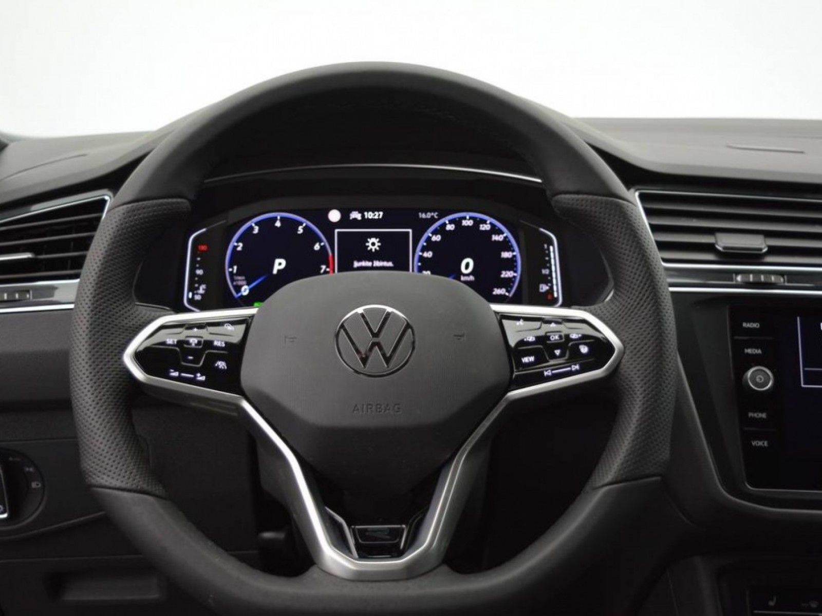 VOLKSWAGEN - TIGUAN - #183133 - 25