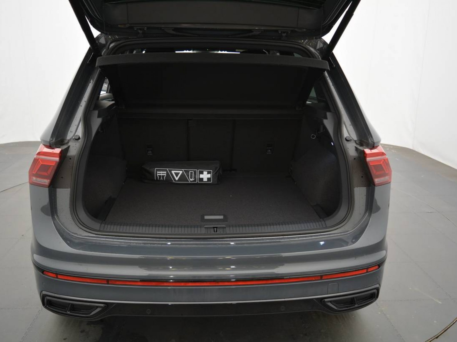 VOLKSWAGEN - TIGUAN - #183133 - 13