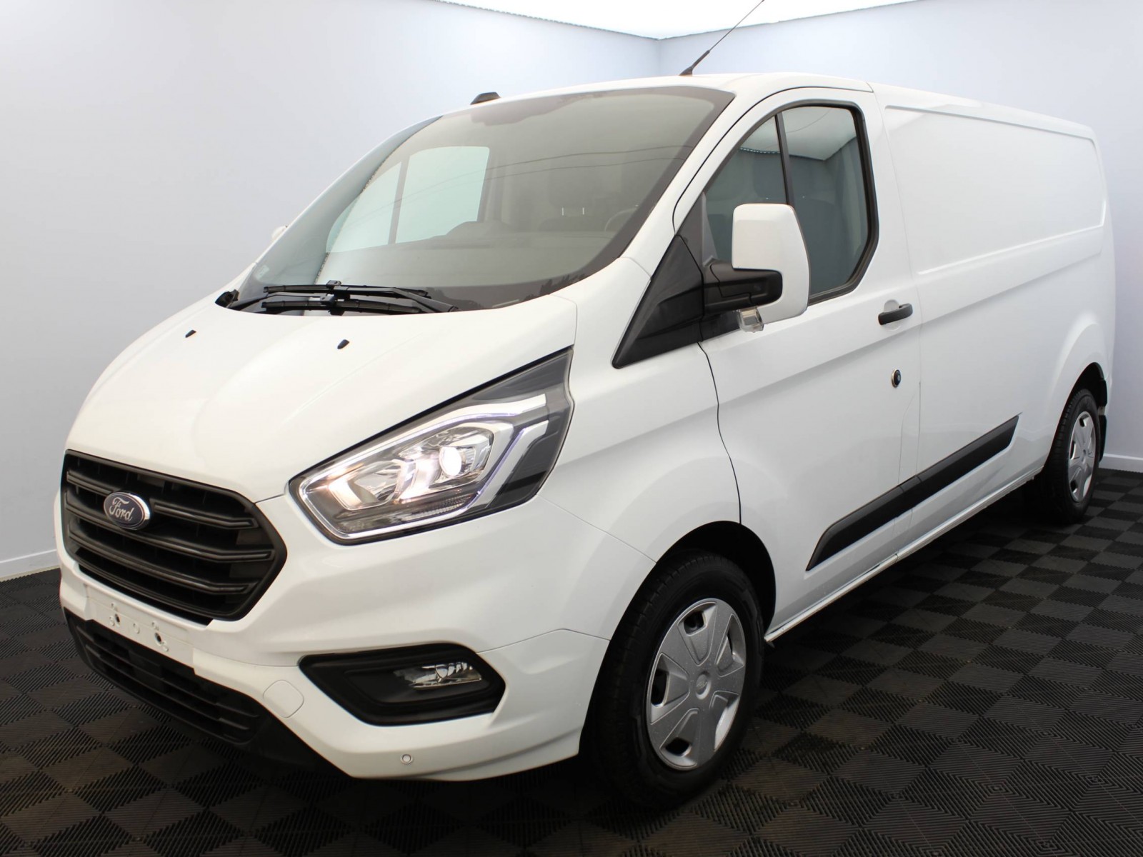 FORD - TRANSIT CUSTOM FOURGON - #183040 - 0