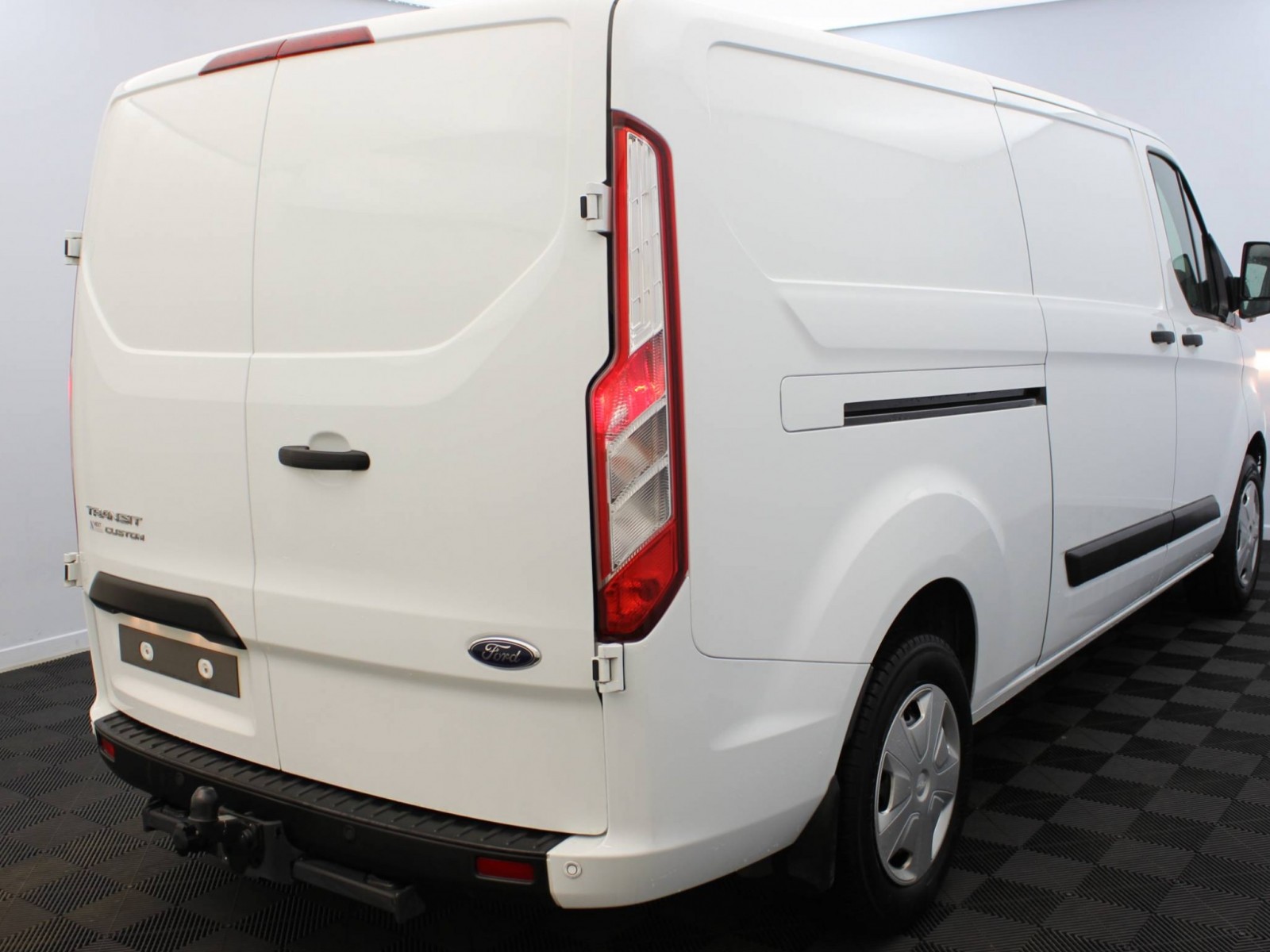 FORD - TRANSIT CUSTOM FOURGON - #183040 - 19