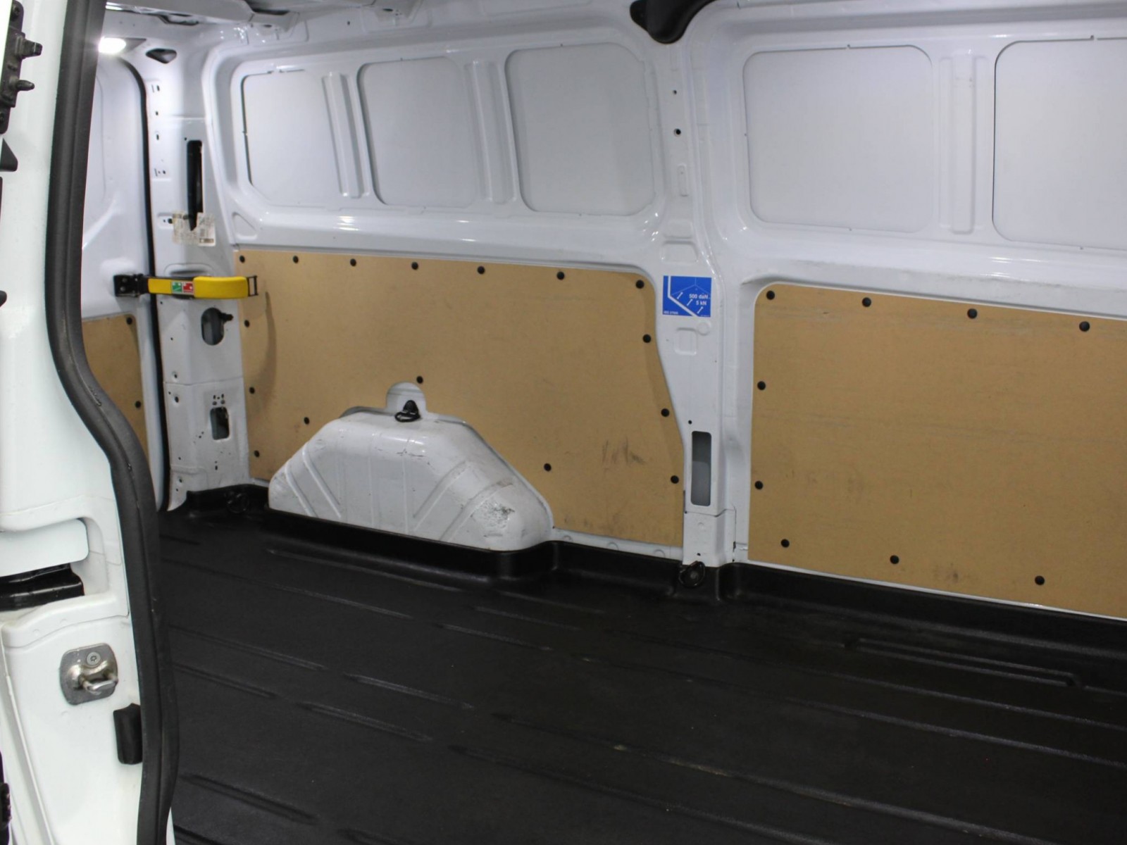FORD - TRANSIT CUSTOM FOURGON - #183040 - 24
