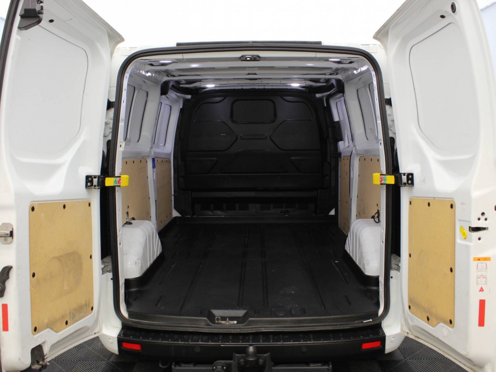 FORD - TRANSIT CUSTOM FOURGON - #183040 - 29