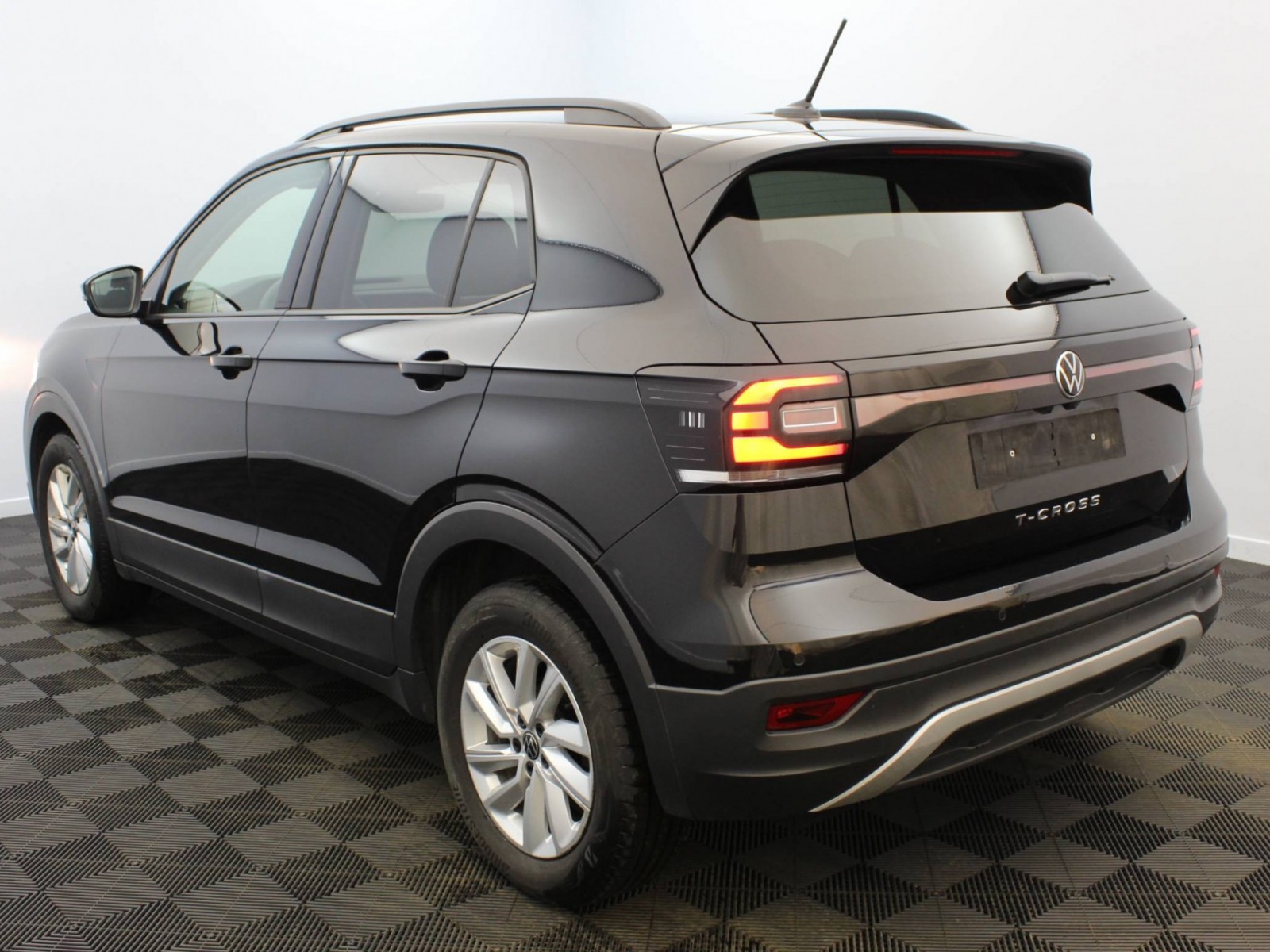 VOLKSWAGEN - T-CROSS - #182775 - 18