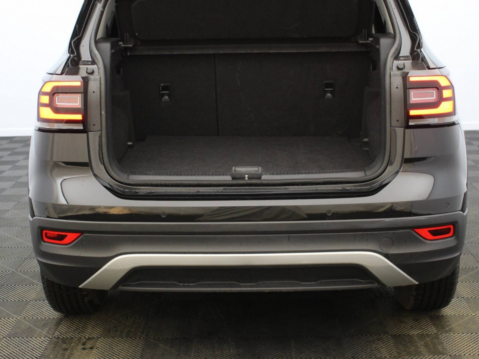 VOLKSWAGEN - T-CROSS - #182775 - 32