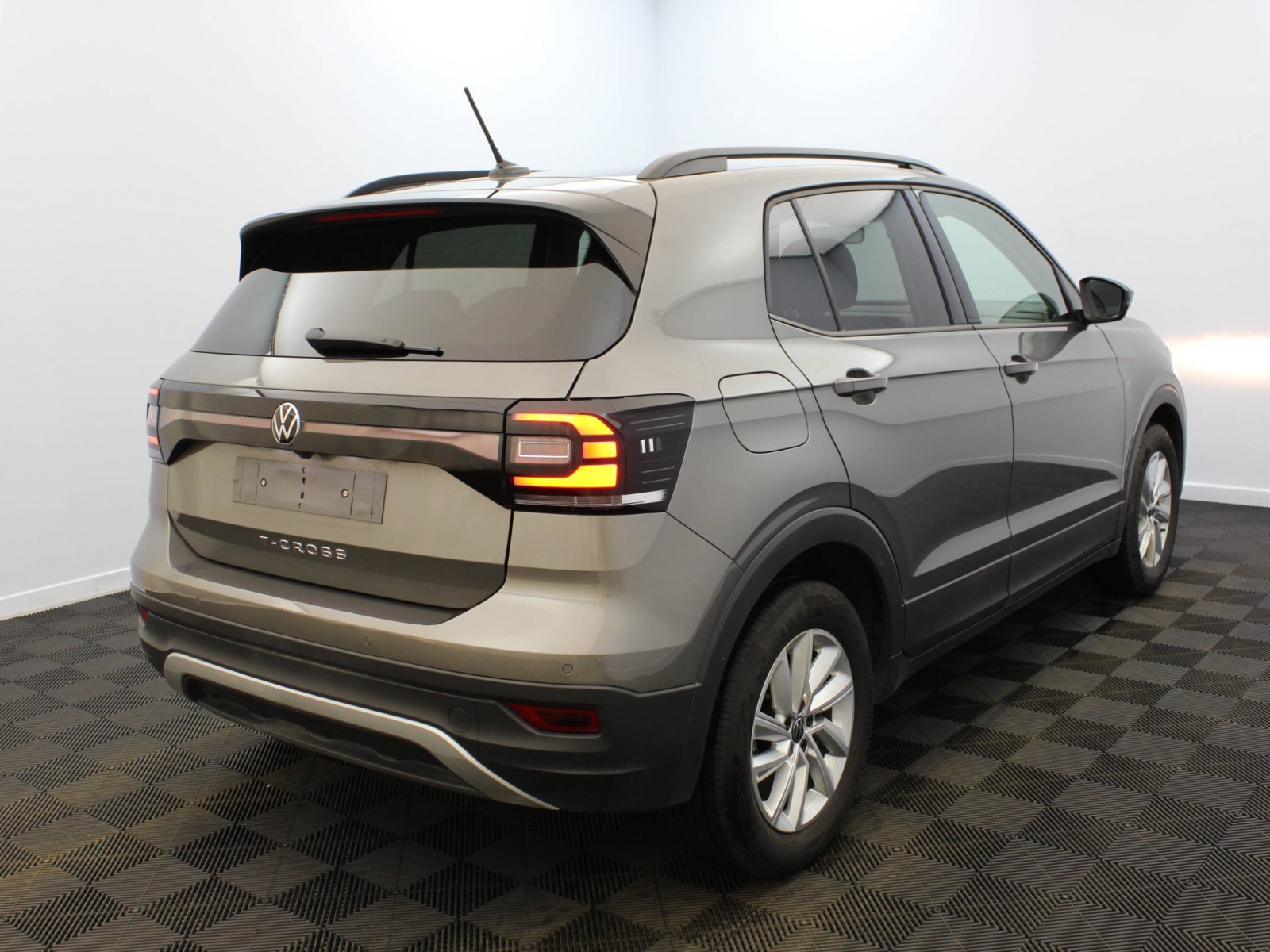 VOLKSWAGEN - T-CROSS - #182785 - 3