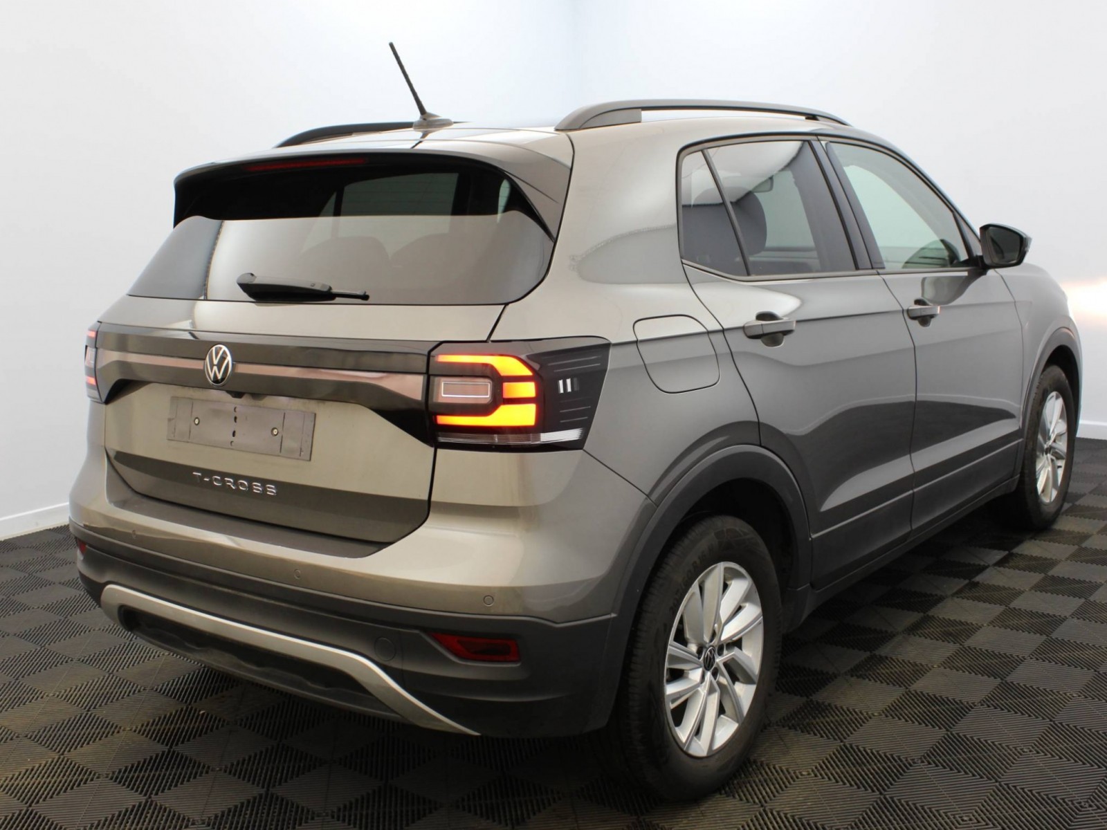 VOLKSWAGEN - T-CROSS - #182784 - 3