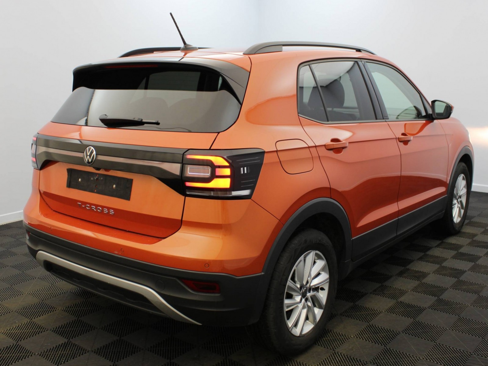 VOLKSWAGEN - T-CROSS - #182787 - 18