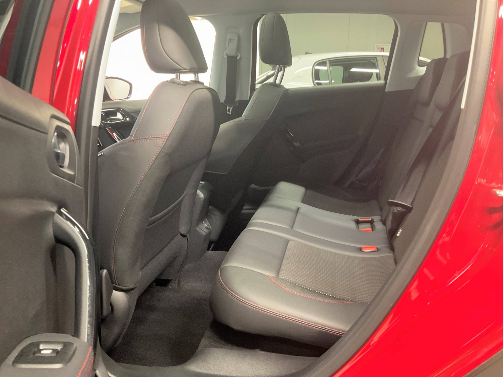 PEUGEOT - 2008 - #183734 - 7