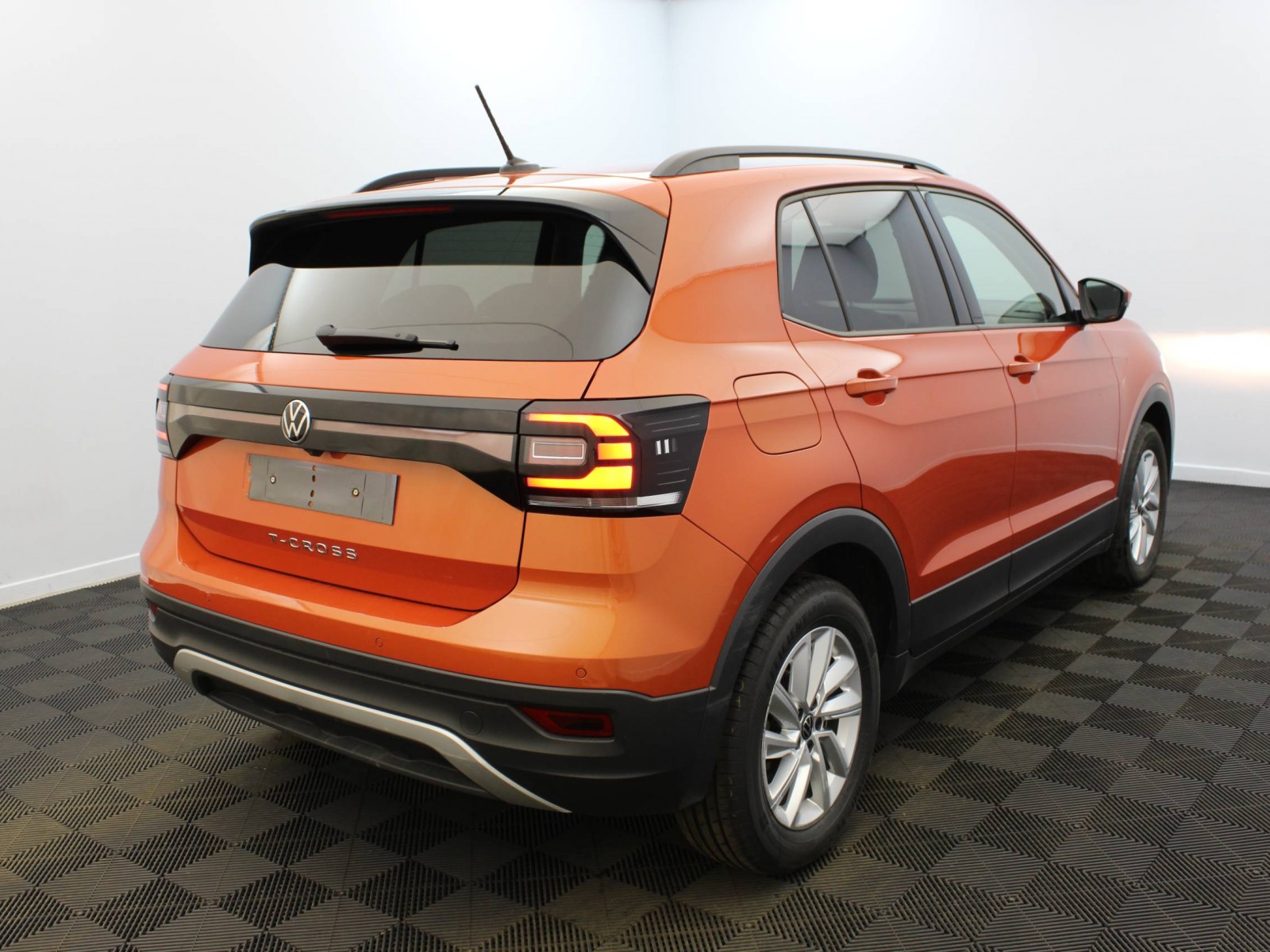 VOLKSWAGEN - T-CROSS - #182786 - 3