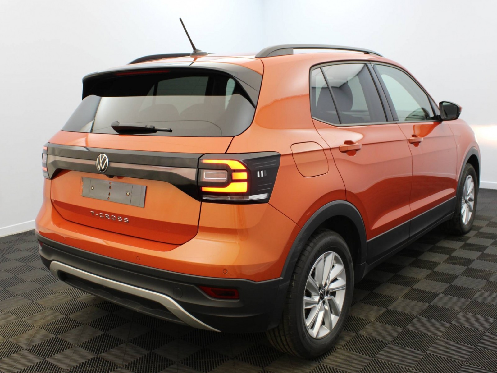 VOLKSWAGEN - T-CROSS - #182786 - 18
