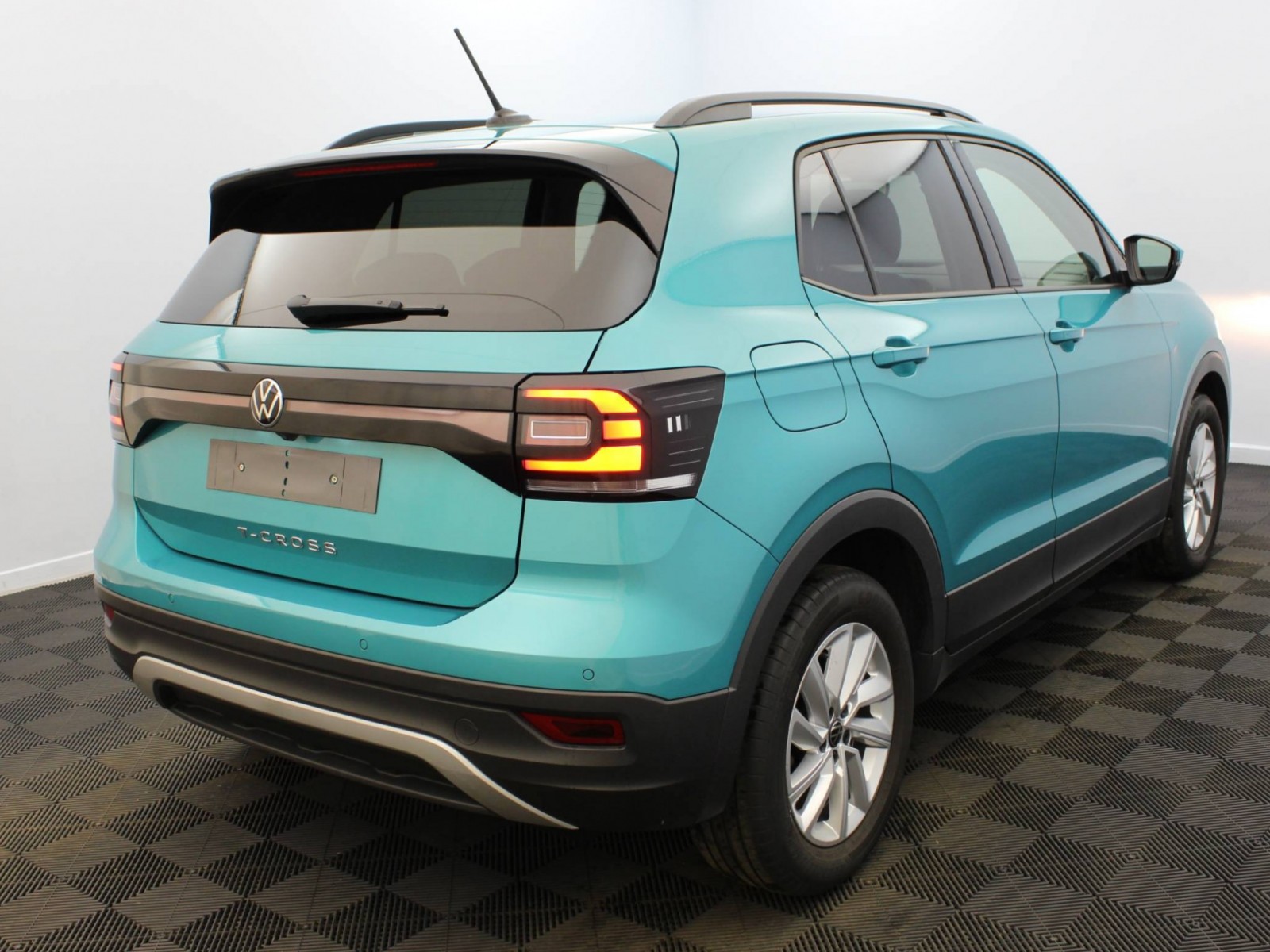 VOLKSWAGEN - T-CROSS - #182790 - 18