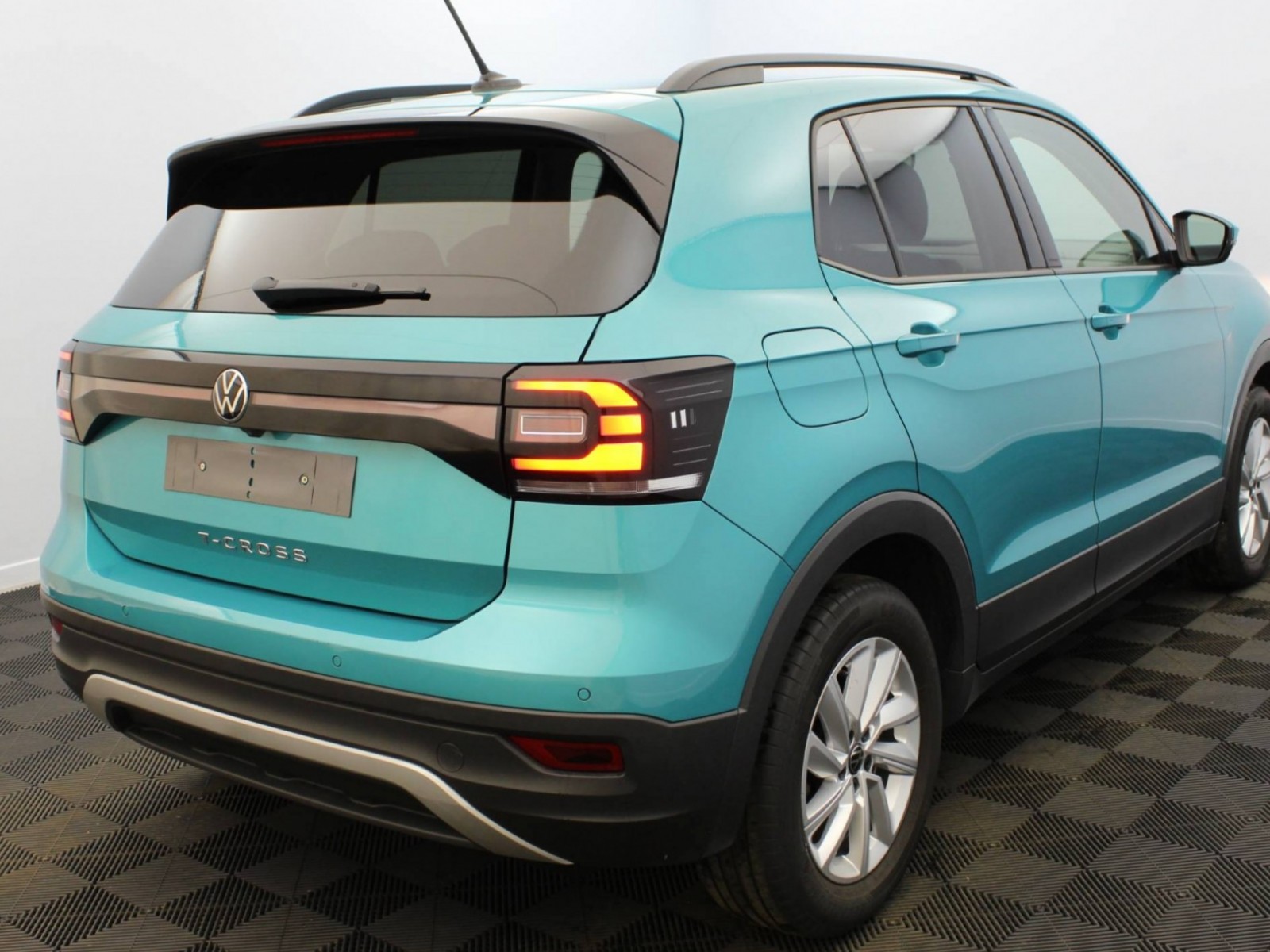 VOLKSWAGEN - T-CROSS - #182789 - 18