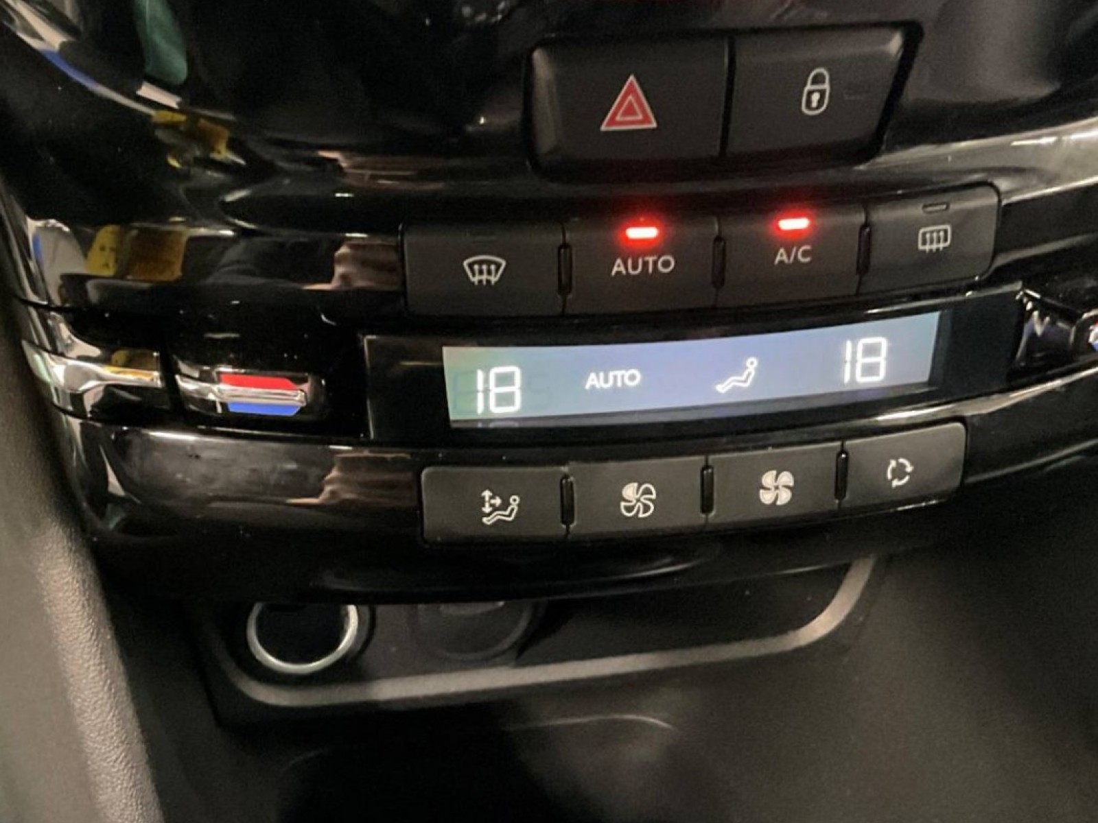 PEUGEOT - 2008 - #183844 - 32