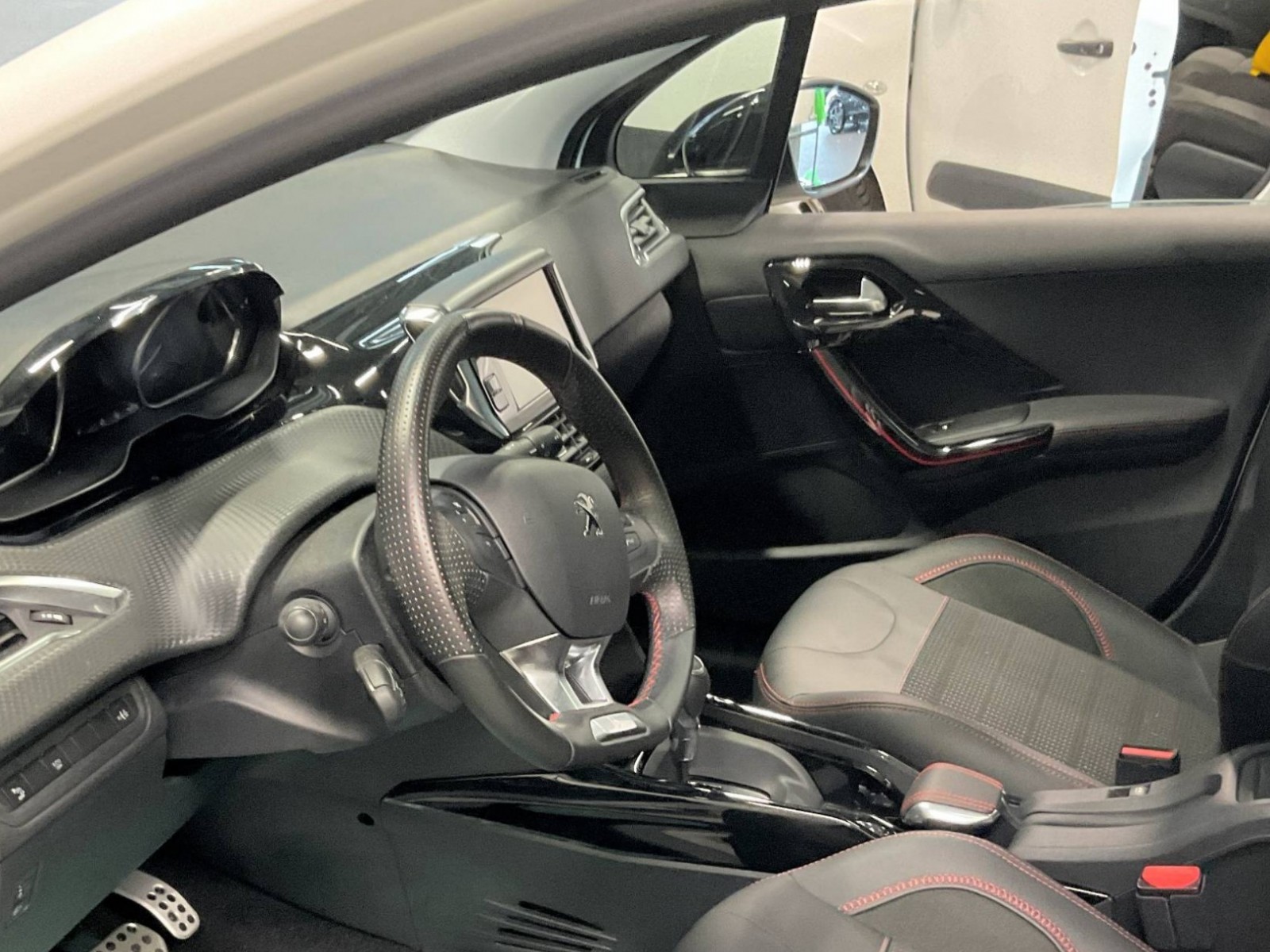 PEUGEOT - 2008 - #183844 - 24