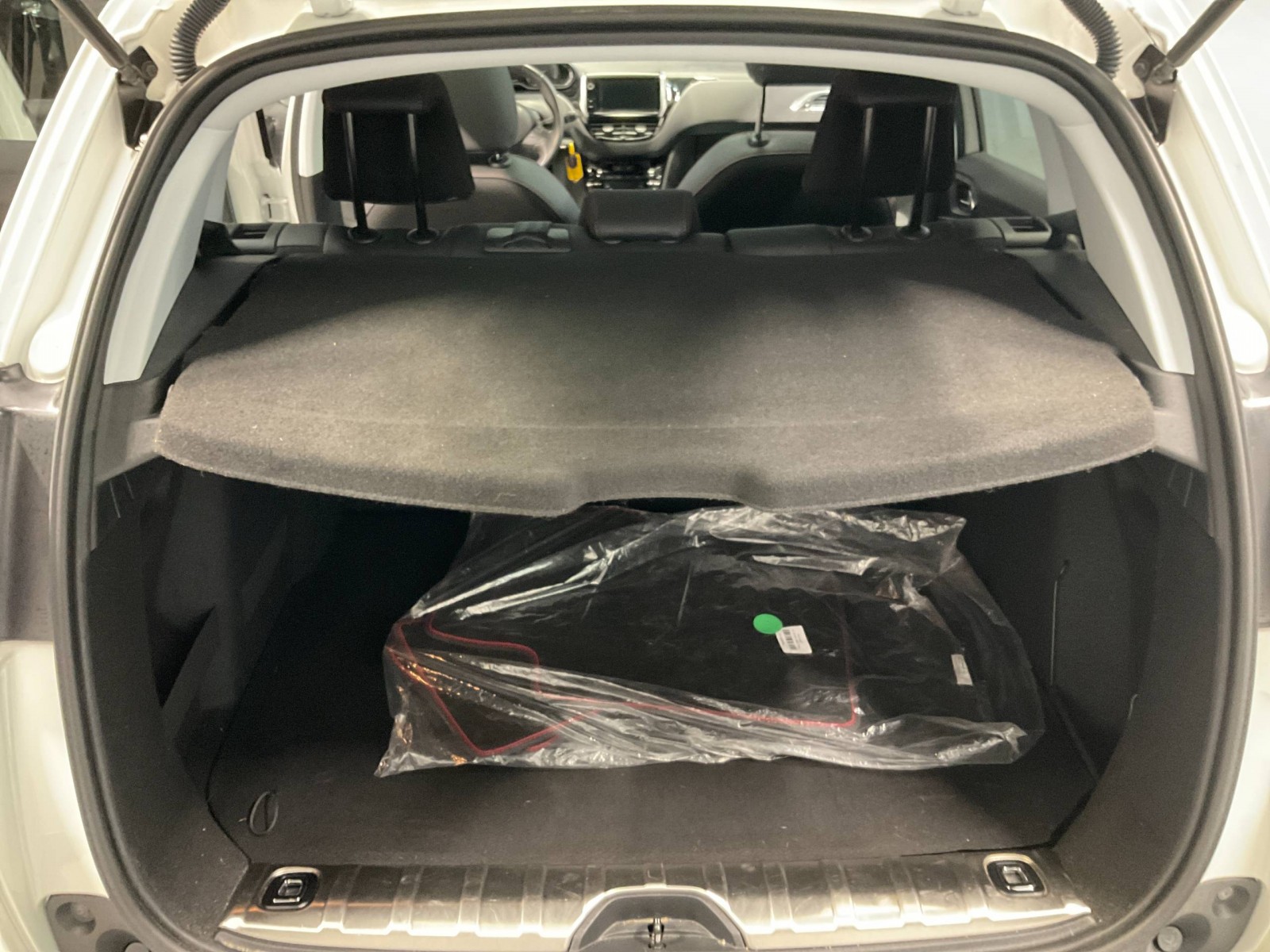 PEUGEOT - 2008 - #183844 - 11