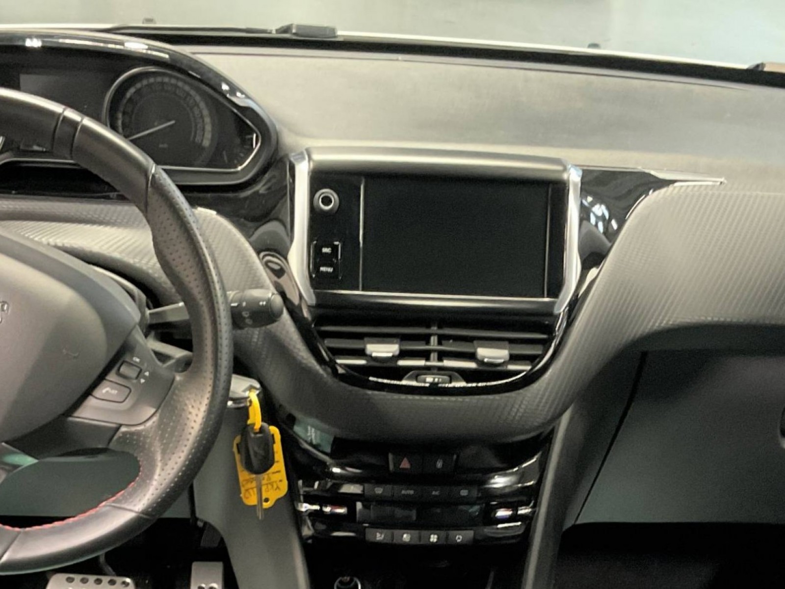 PEUGEOT - 2008 - #183844 - 25