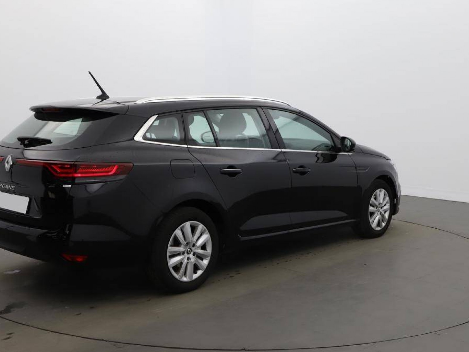 RENAULT - MEGANE IV ESTATE - #183947 - 1