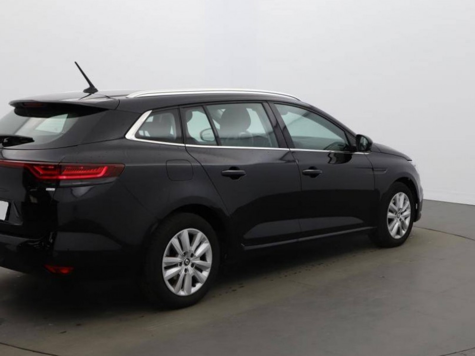RENAULT - MEGANE IV ESTATE - #183947 - 11