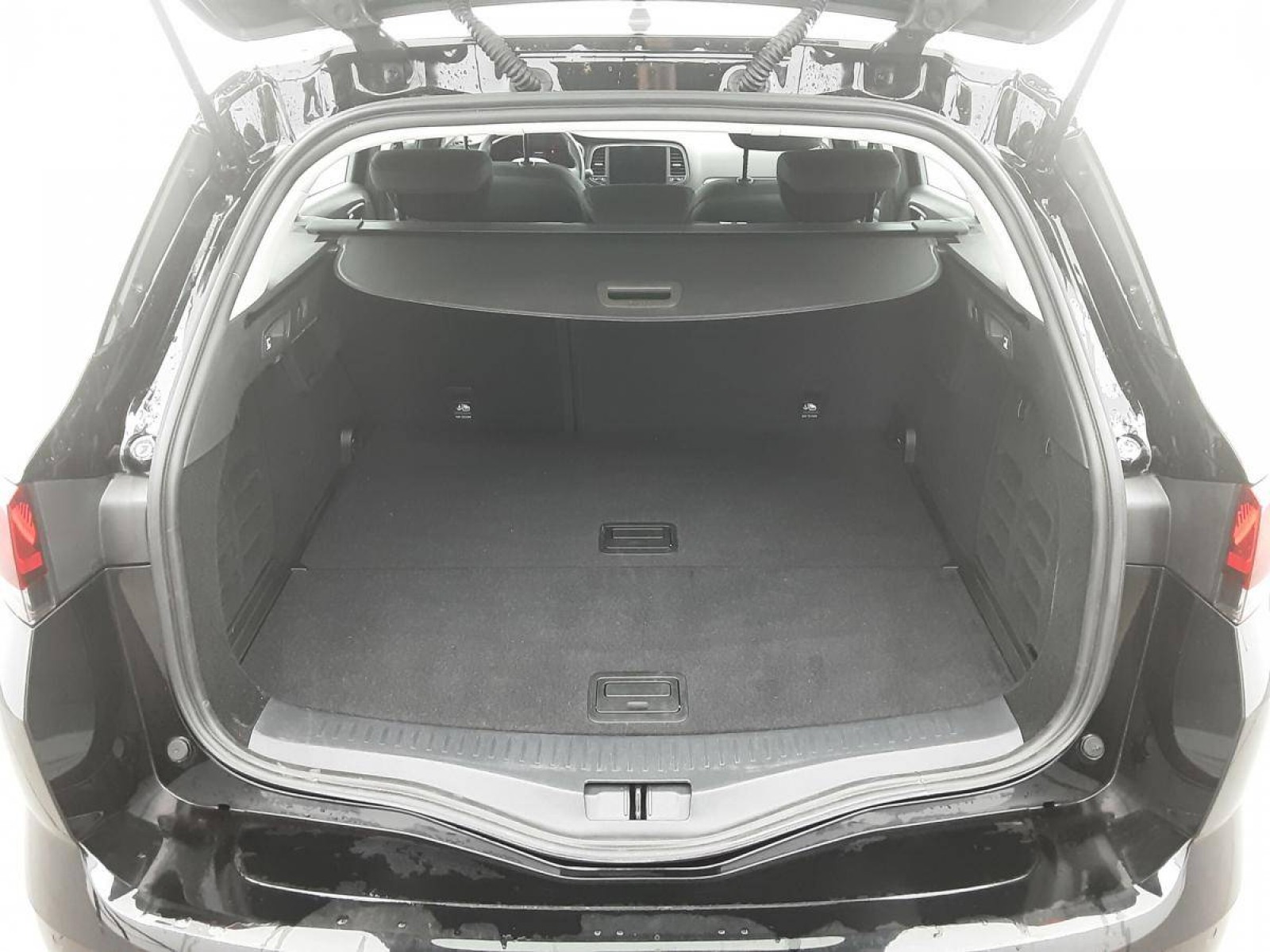 RENAULT - MEGANE IV ESTATE - #183947 - 9