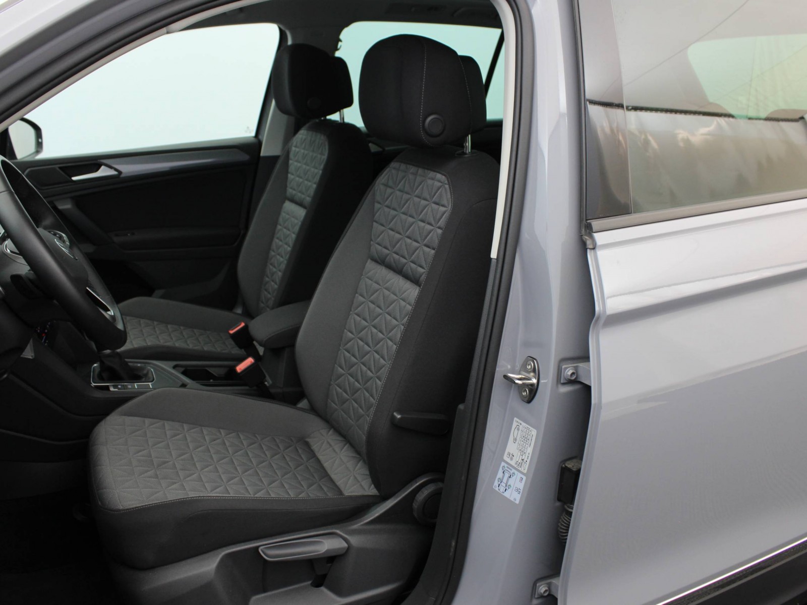 VOLKSWAGEN - TIGUAN - #182137 - 7
