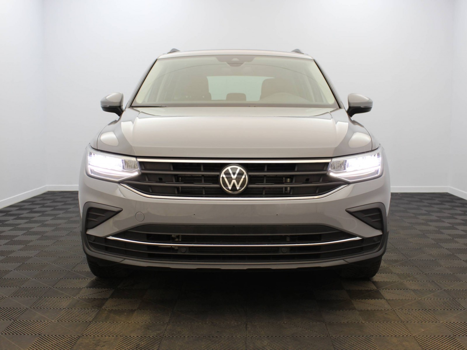 VOLKSWAGEN - TIGUAN - #182137 - 4