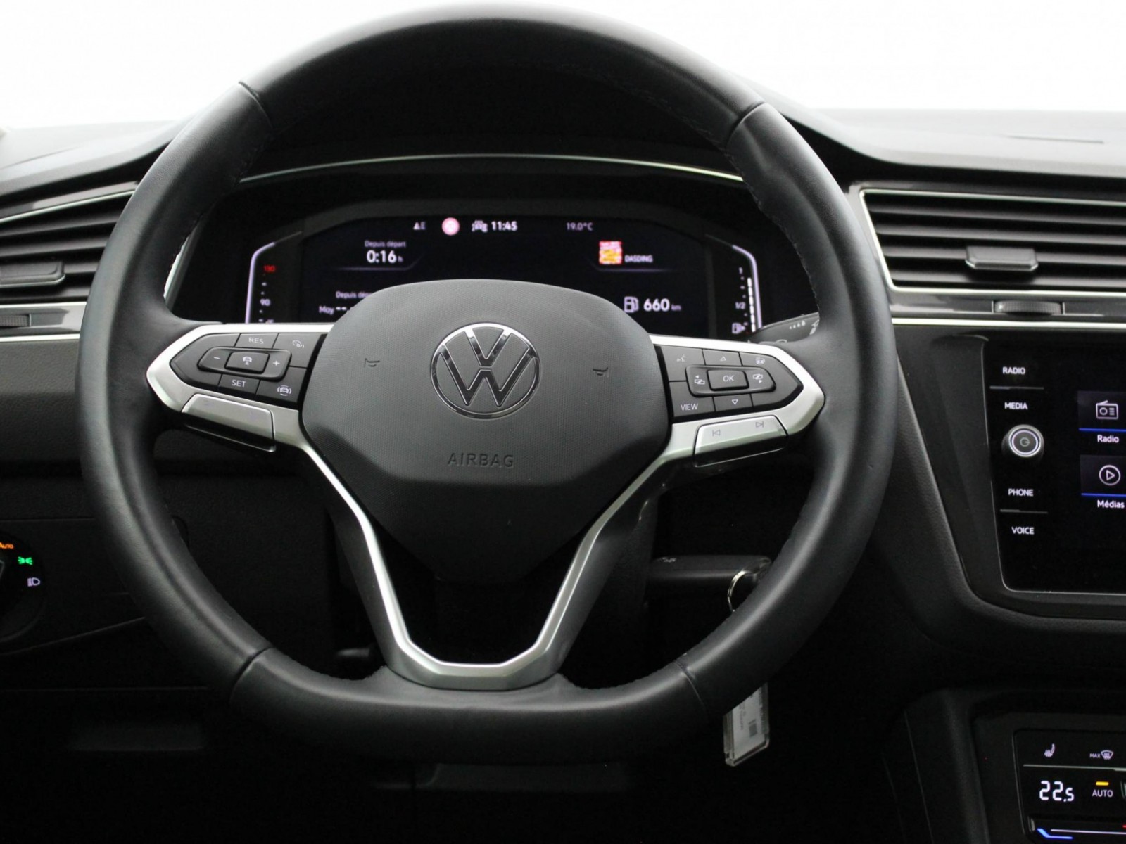 VOLKSWAGEN - TIGUAN - #182137 - 26