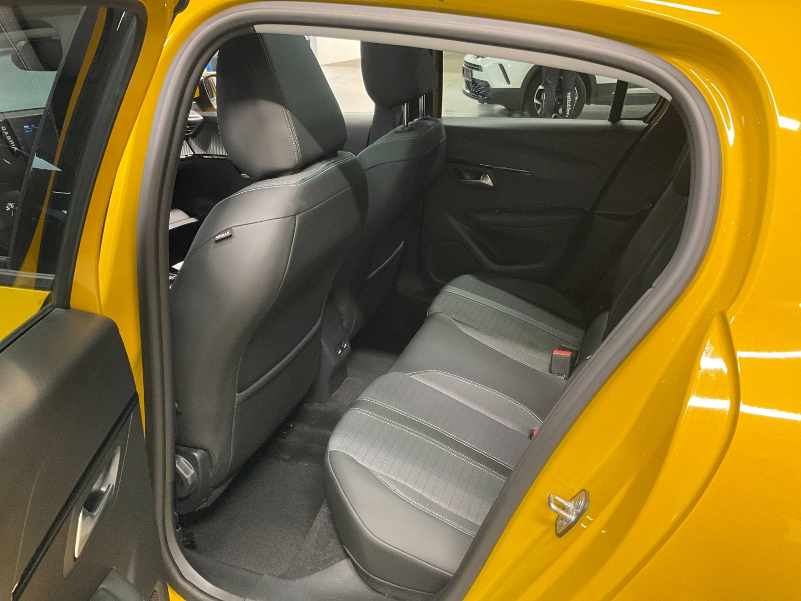 PEUGEOT - 208 - #183936 - 7