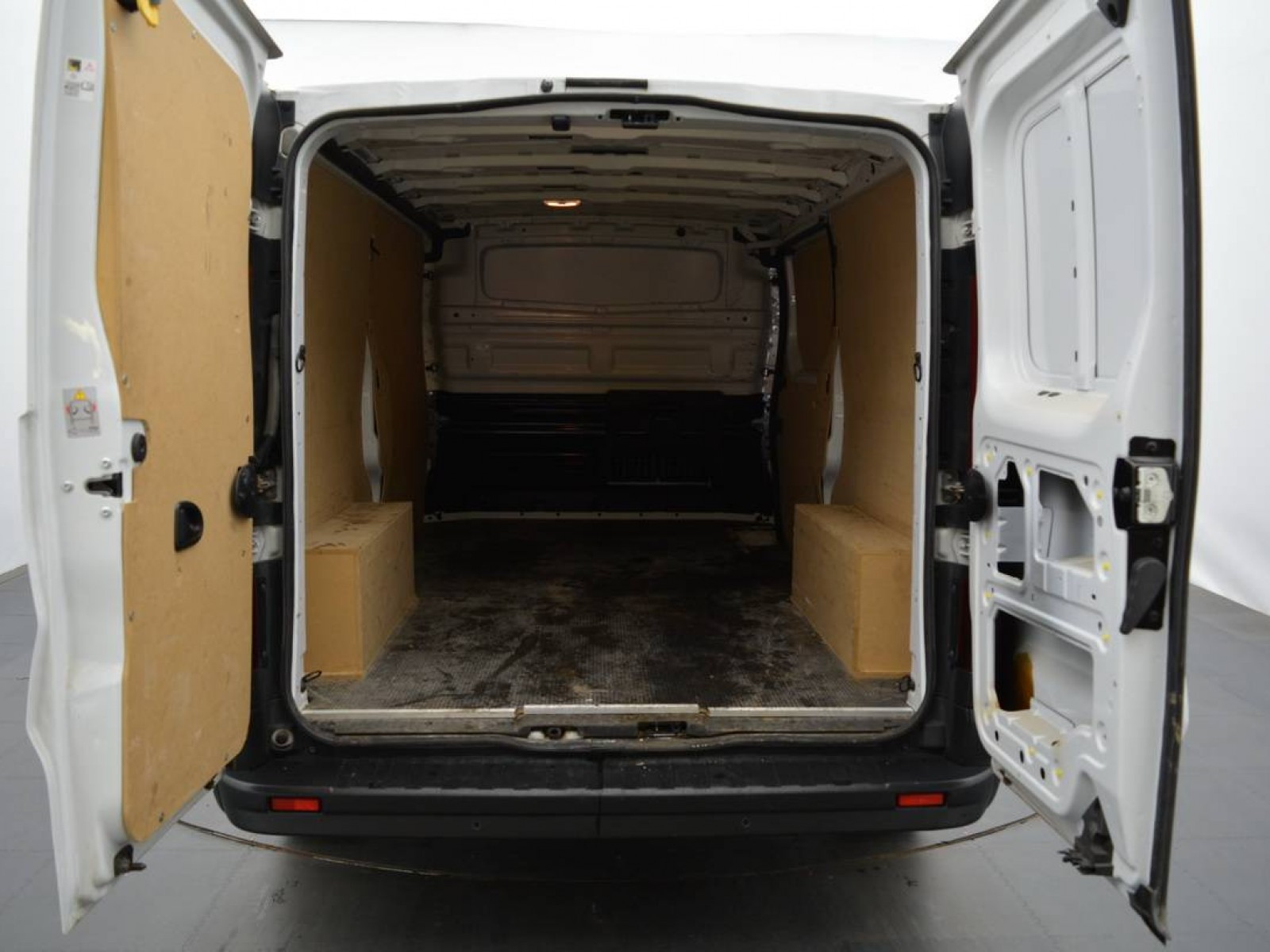 RENAULT - TRAFIC FOURGON - #184011 - 11