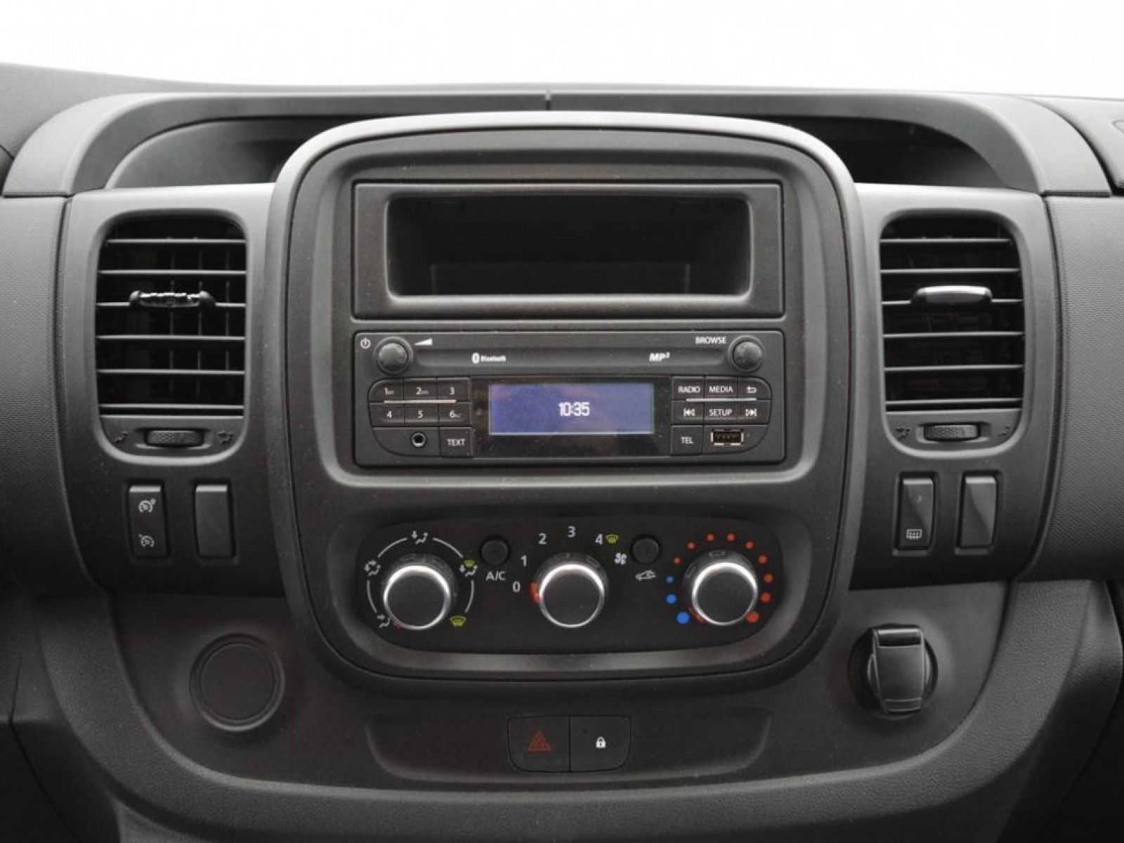 RENAULT - TRAFIC FOURGON - #184011 - 24