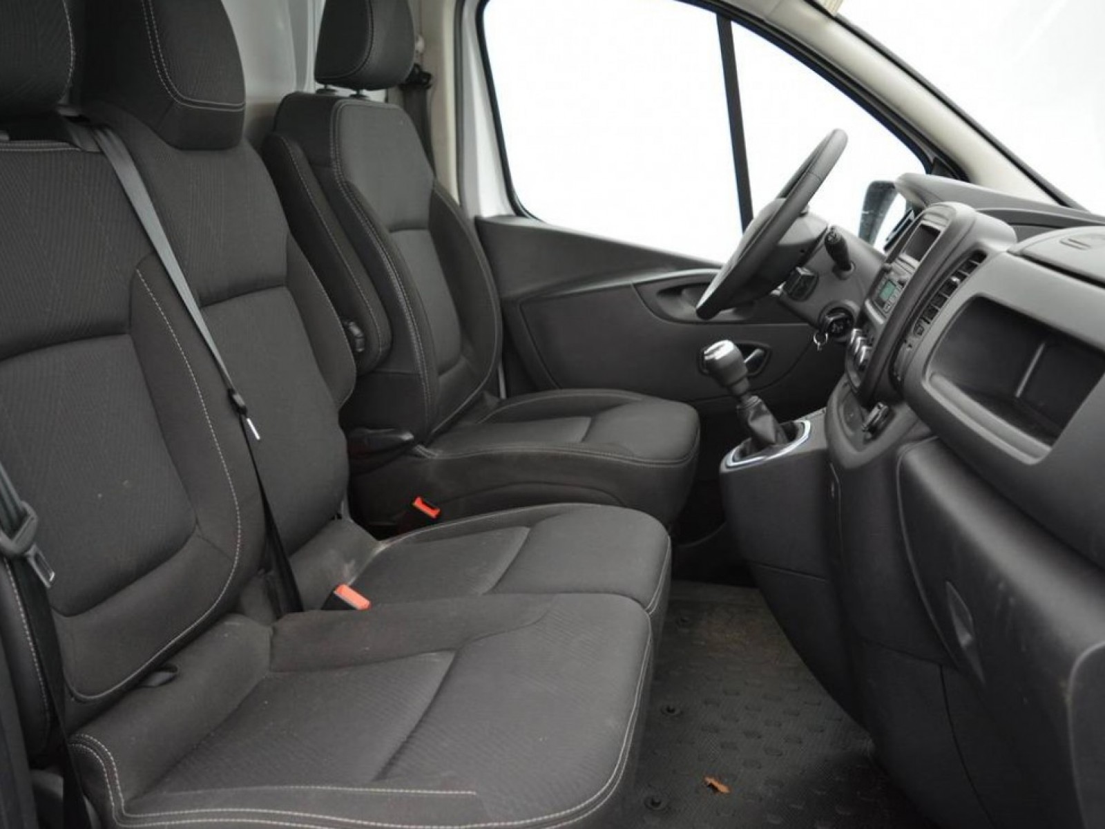 RENAULT - TRAFIC FOURGON - #184011 - 28