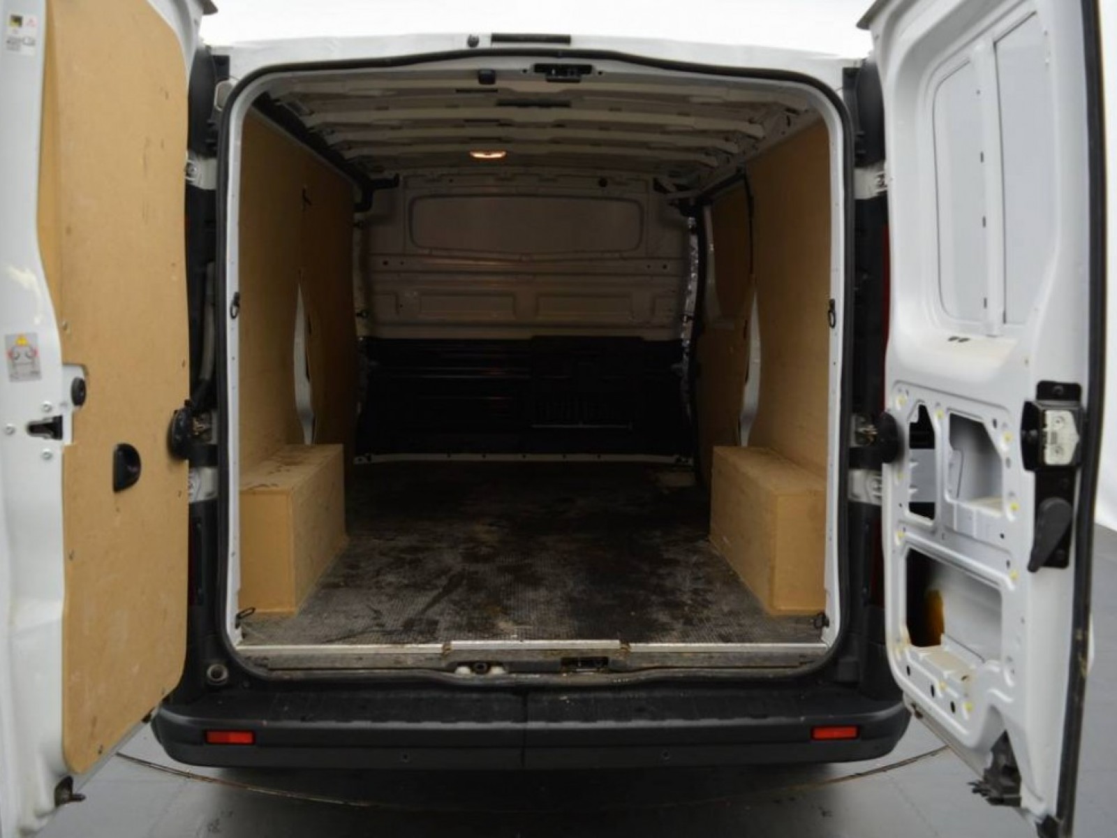 RENAULT - TRAFIC FOURGON - #184011 - 27