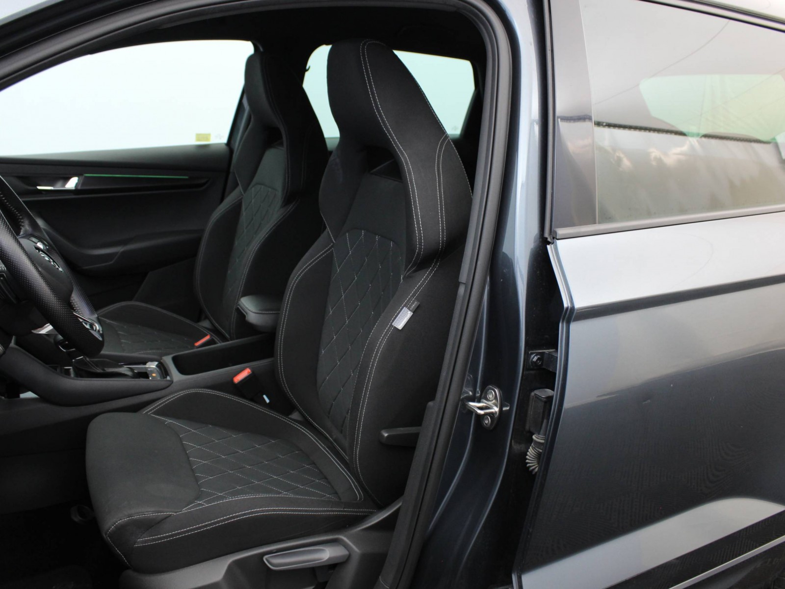 SKODA - KAROQ - #183103 - 7
