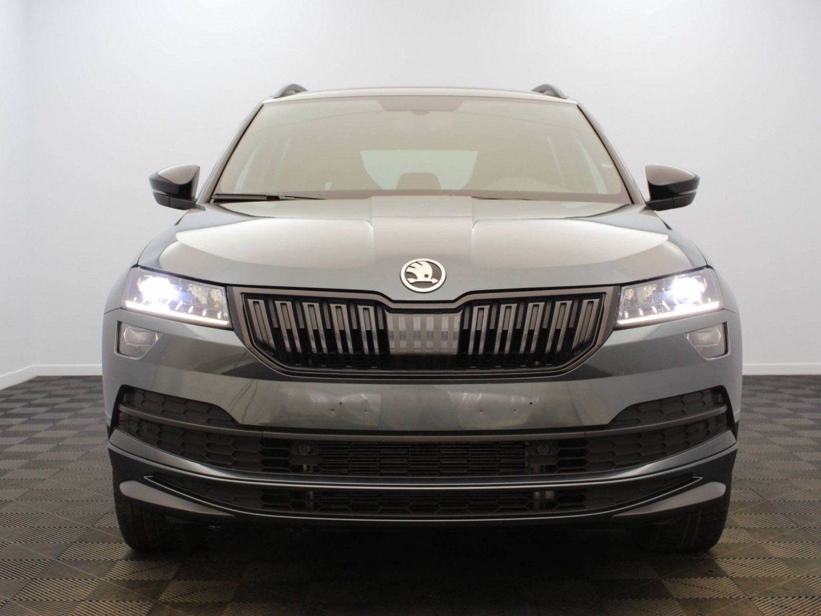 SKODA - KAROQ - #183103 - 19