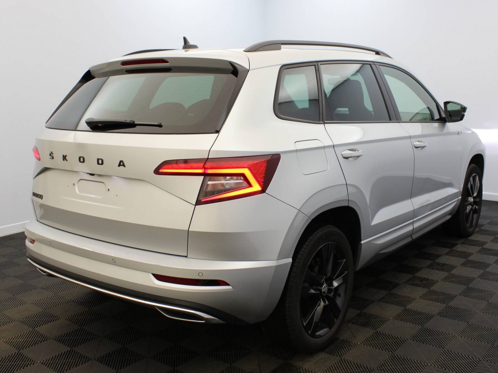 SKODA - KAROQ - #183102 - 18