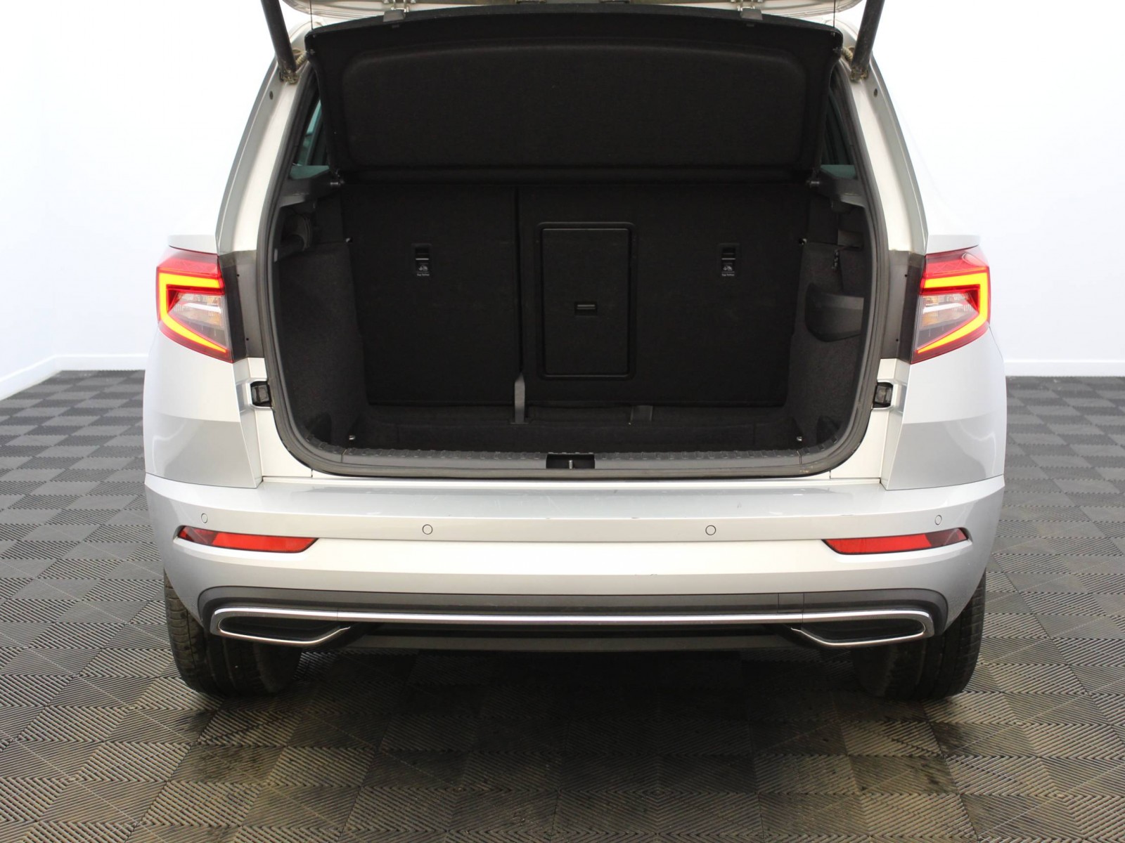 SKODA - KAROQ - #183102 - 6