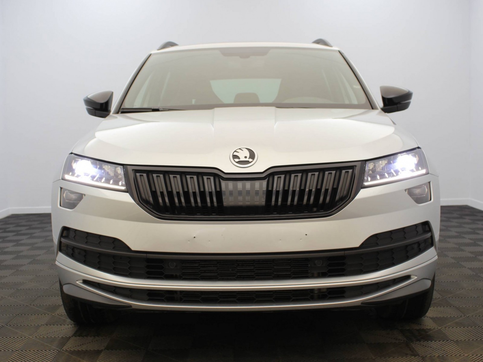 SKODA - KAROQ - #183102 - 19