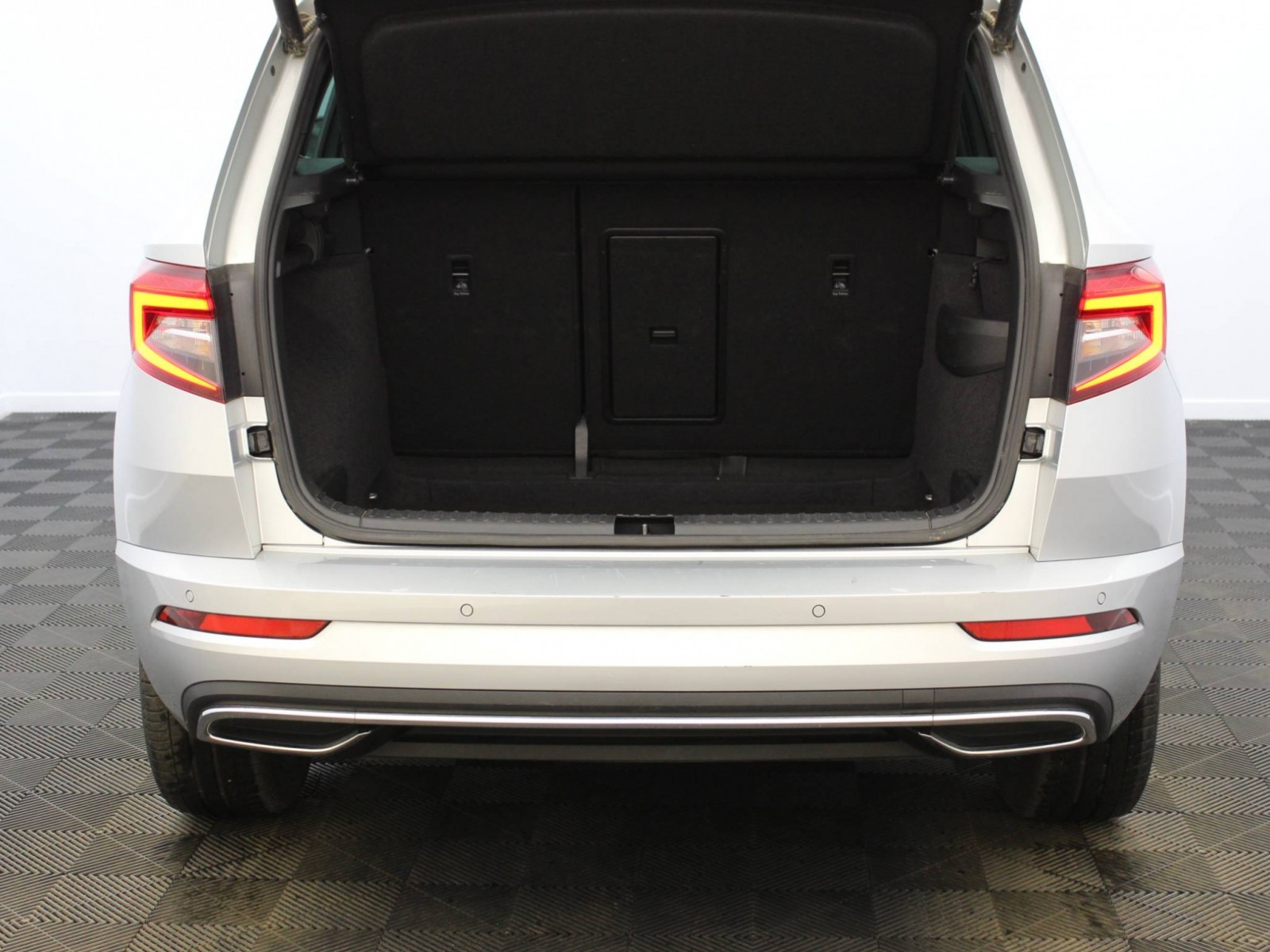 SKODA - KAROQ - #183102 - 28