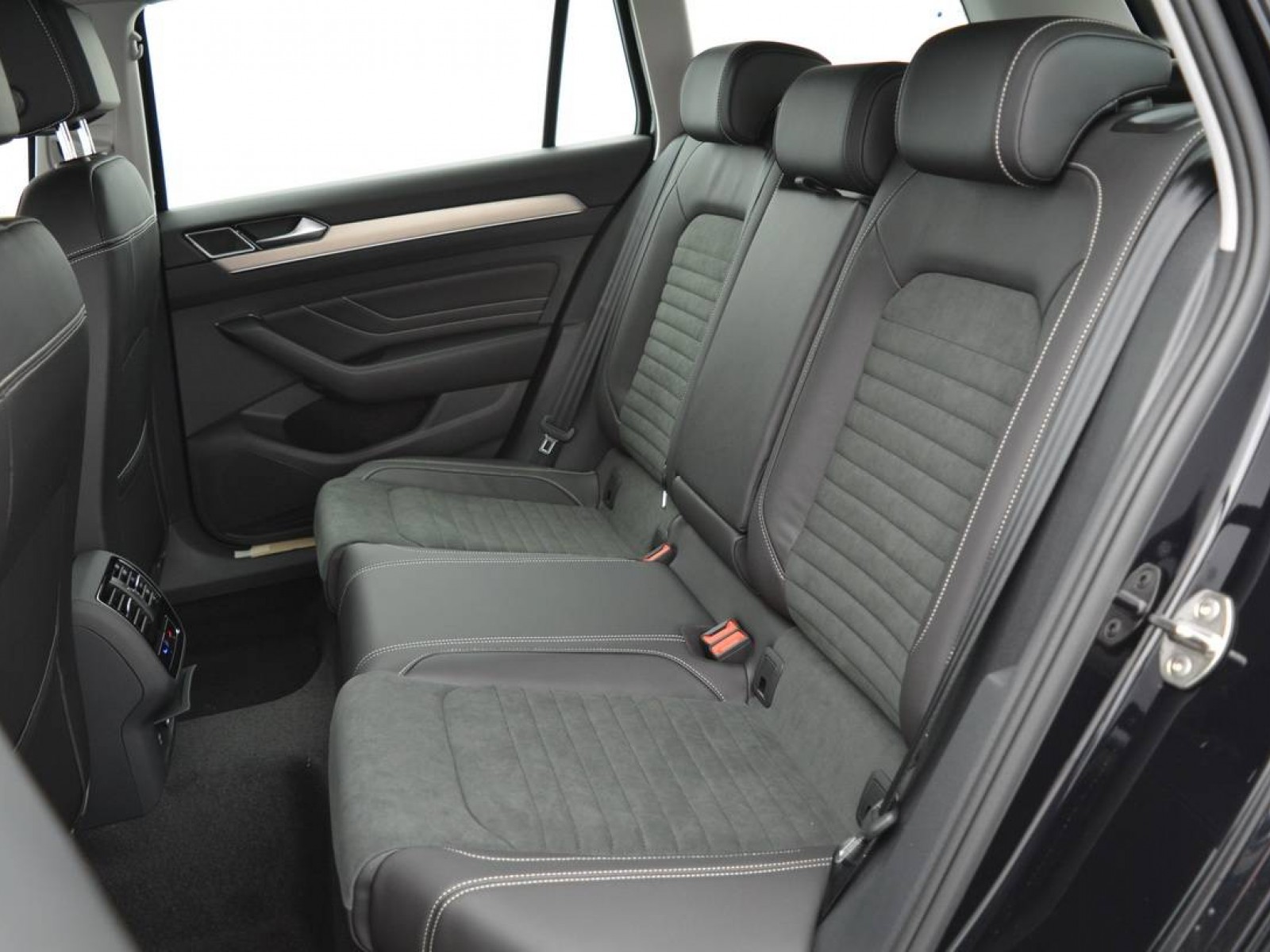 VOLKSWAGEN - PASSAT SW - #178904 - 8