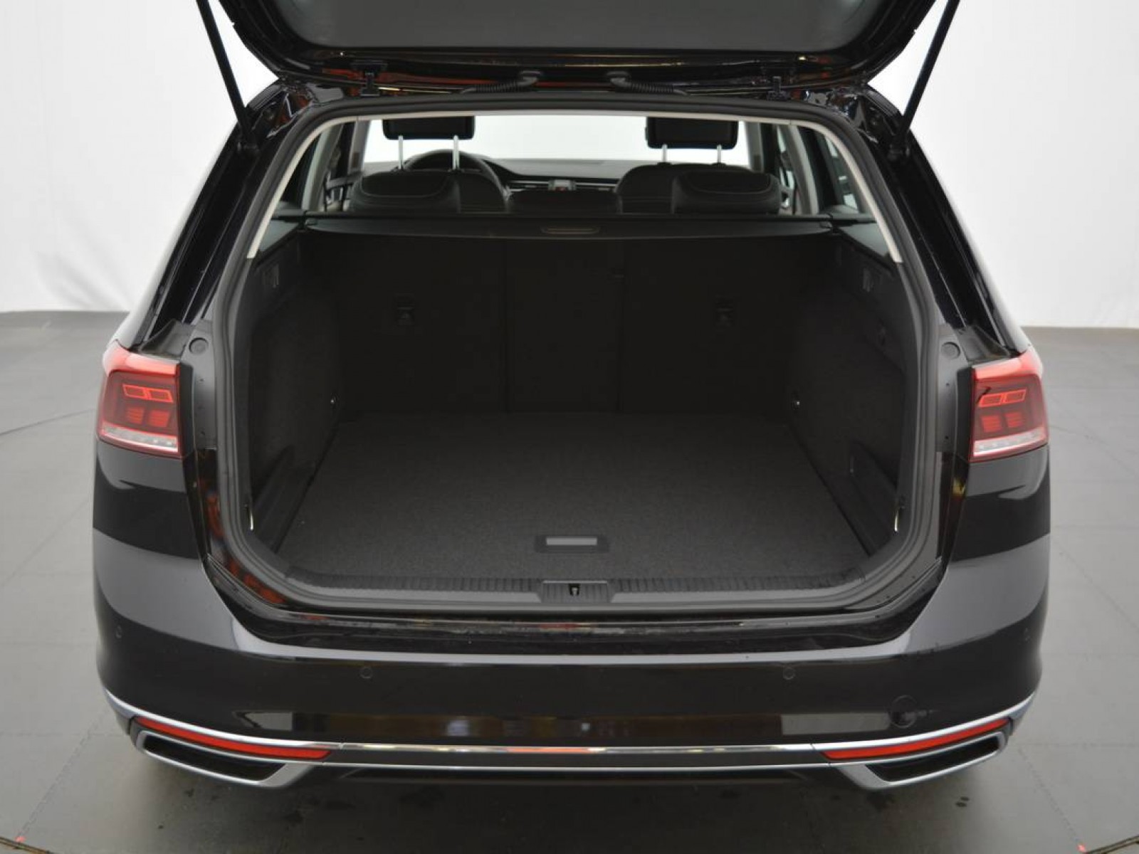 VOLKSWAGEN - PASSAT SW - #178904 - 13