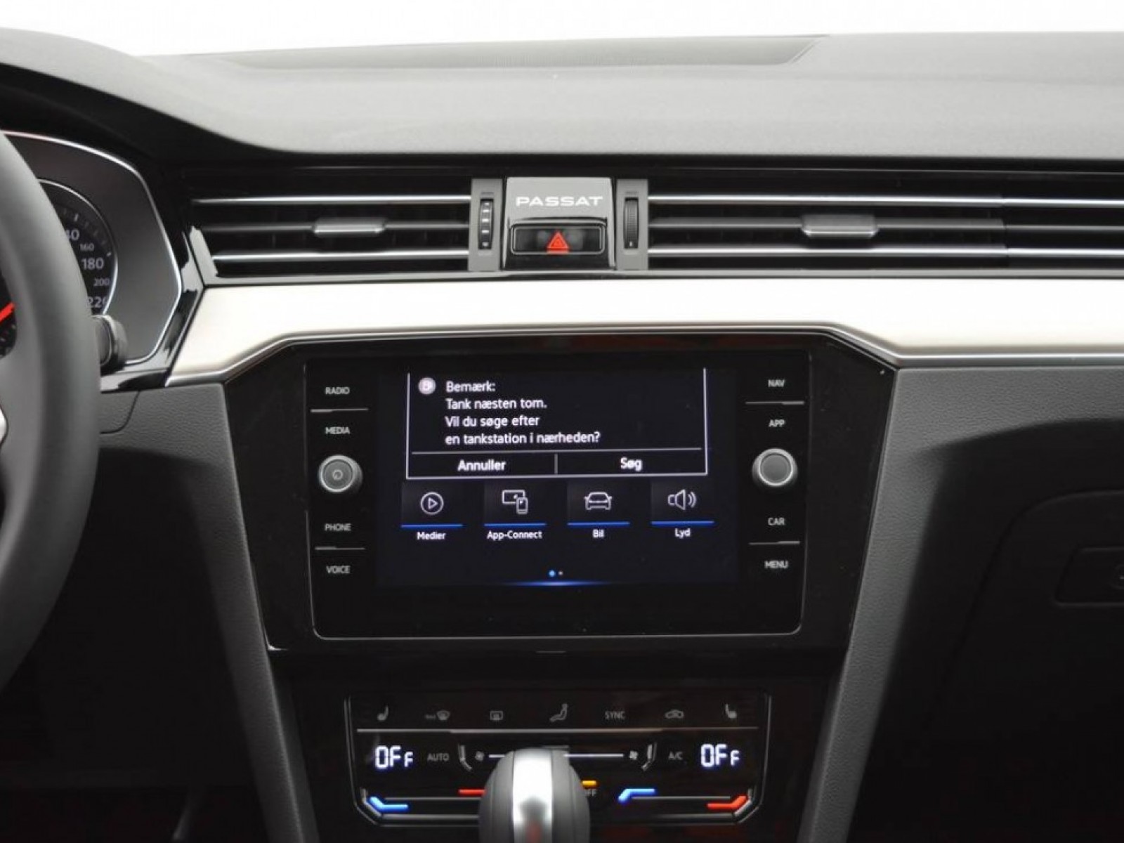 VOLKSWAGEN - PASSAT SW - #178895 - 11