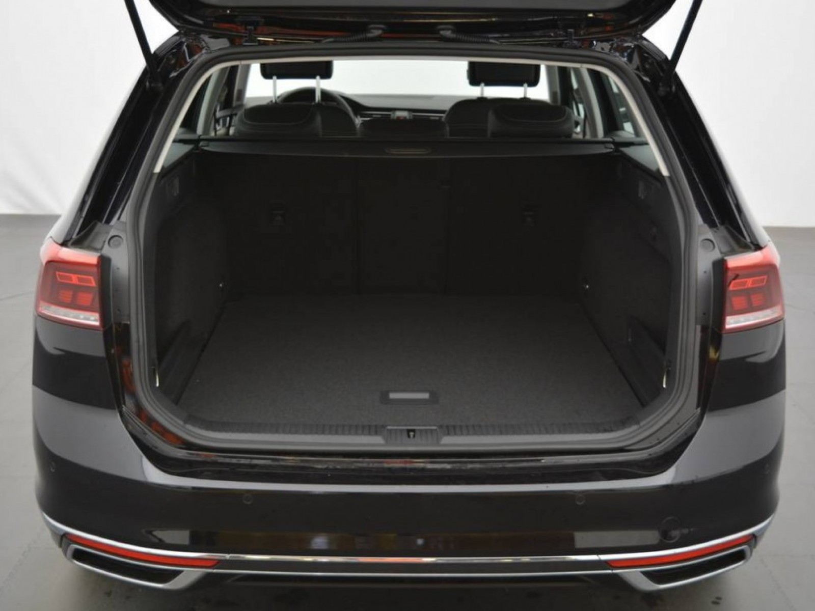 VOLKSWAGEN - PASSAT SW - #178895 - 13