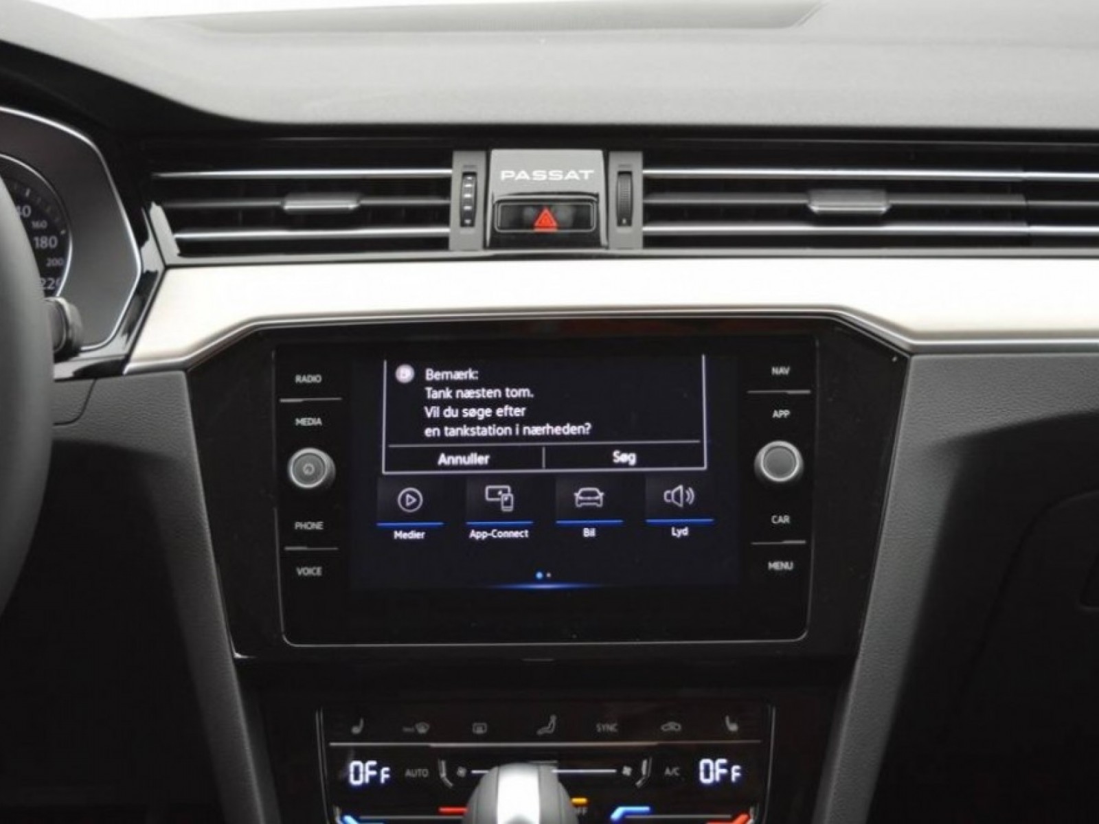 VOLKSWAGEN - PASSAT SW - #178895 - 18